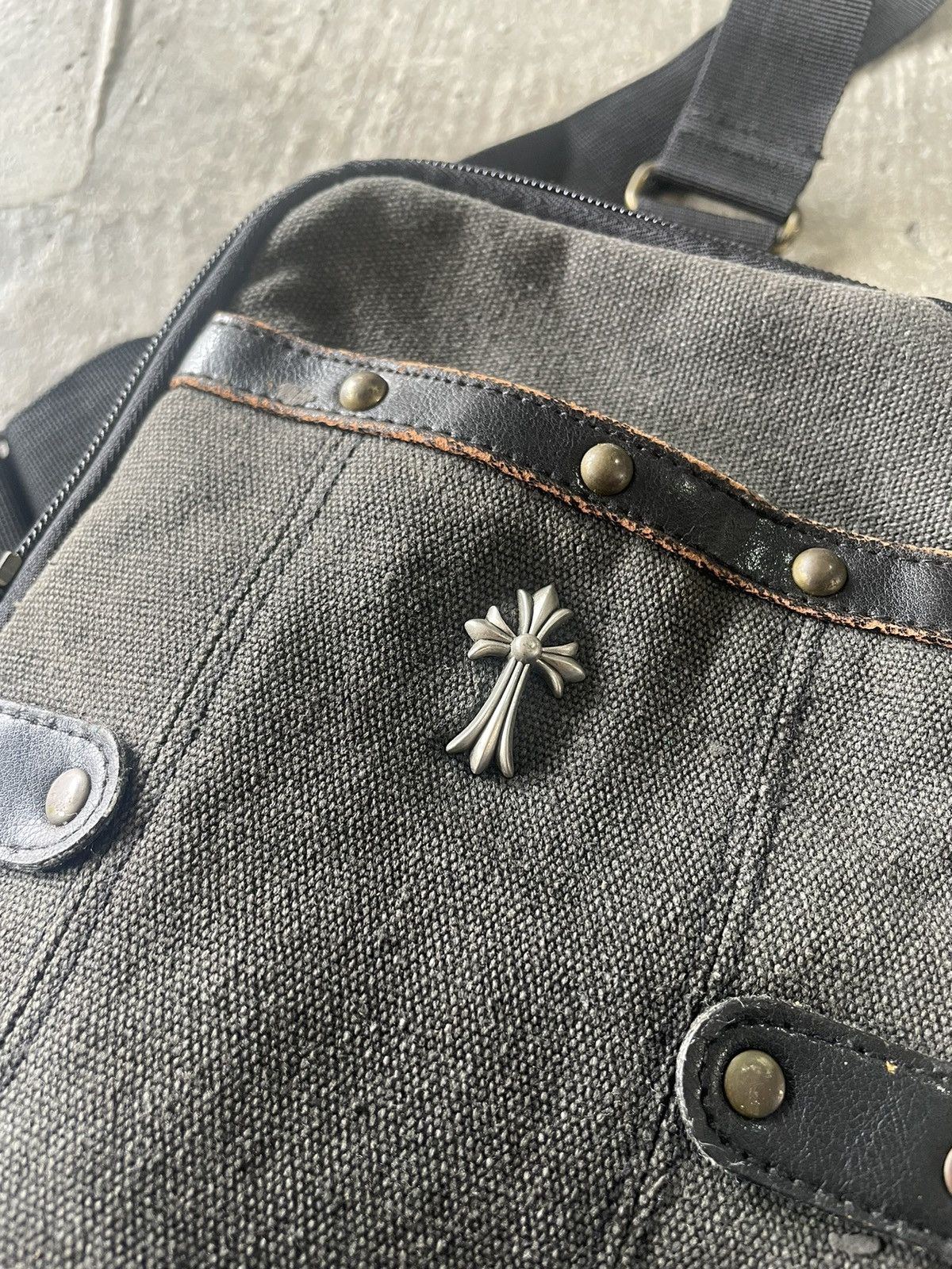 Japanese Brand × Seditionaries Fabric Connection Chrome CH Heart Crest Sling Bag Size ONE SIZE - 2 Thumbnail