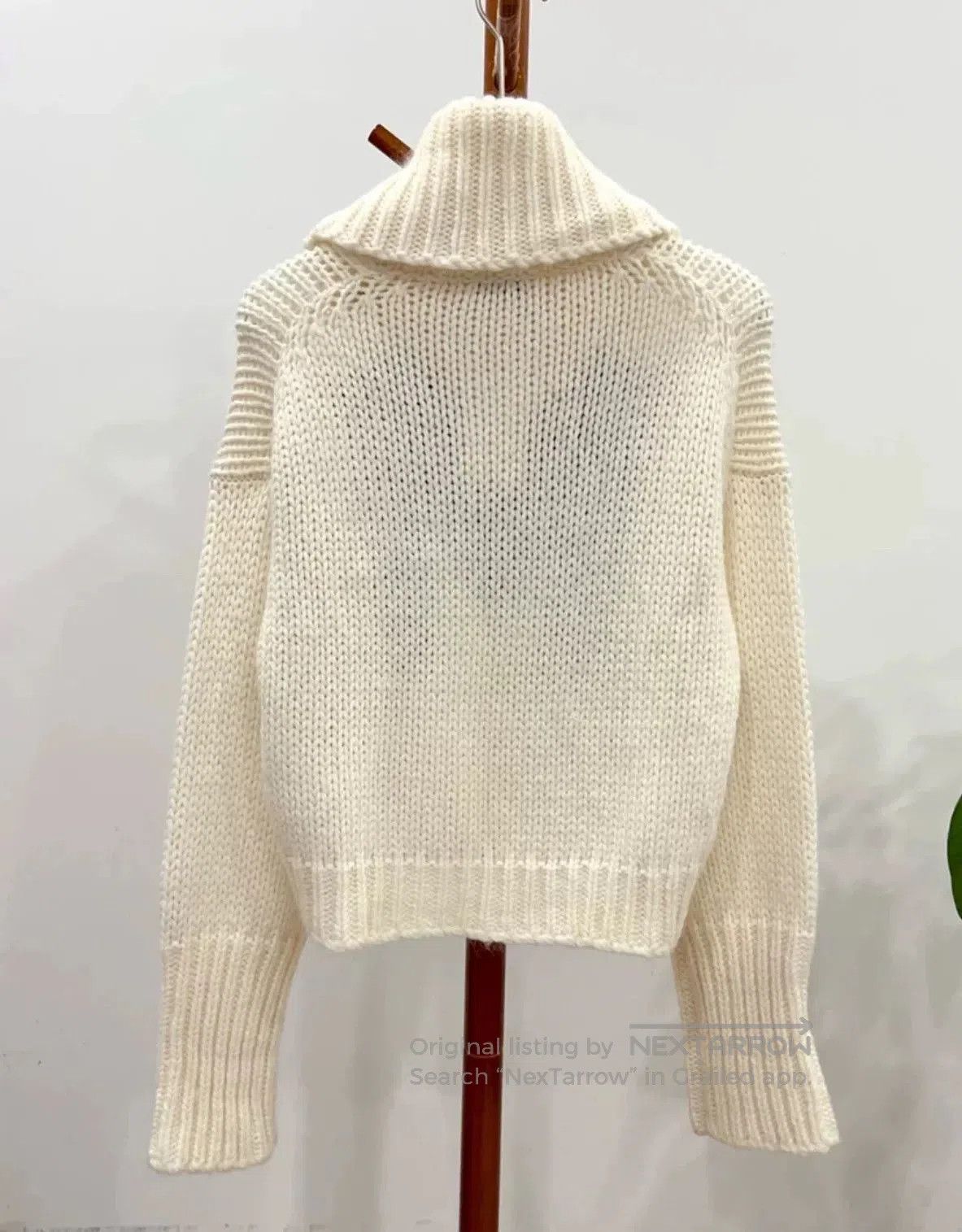 Moncler Moncler Women's Sweater. Size M / US 6-8 / IT 42-44 - 2 Thumbnail