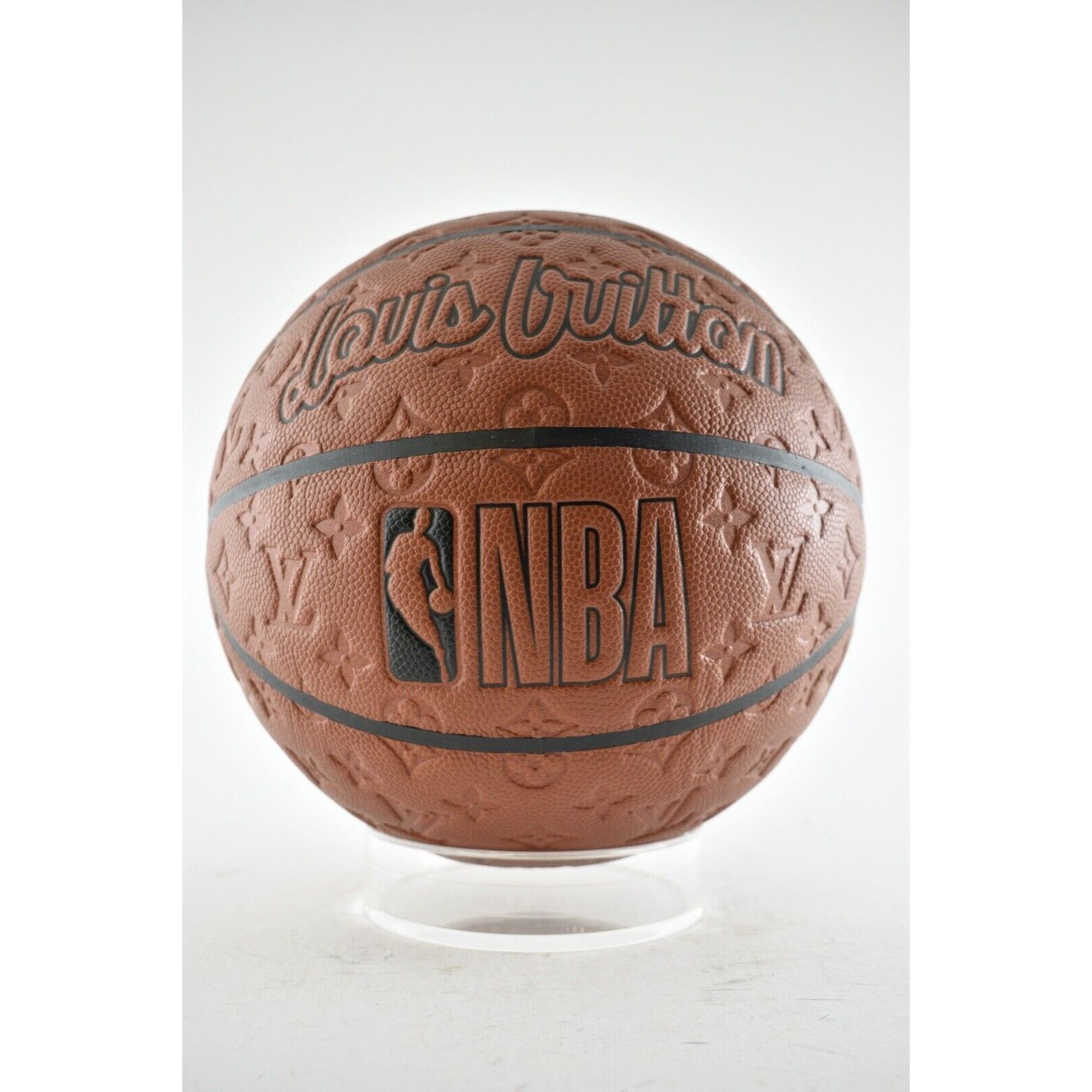 Louis Vuitton Louis Vuitton LV X NBA Basketball Logo Sporting Piece GI0665 Size ONE SIZE - 4 Thumbnail
