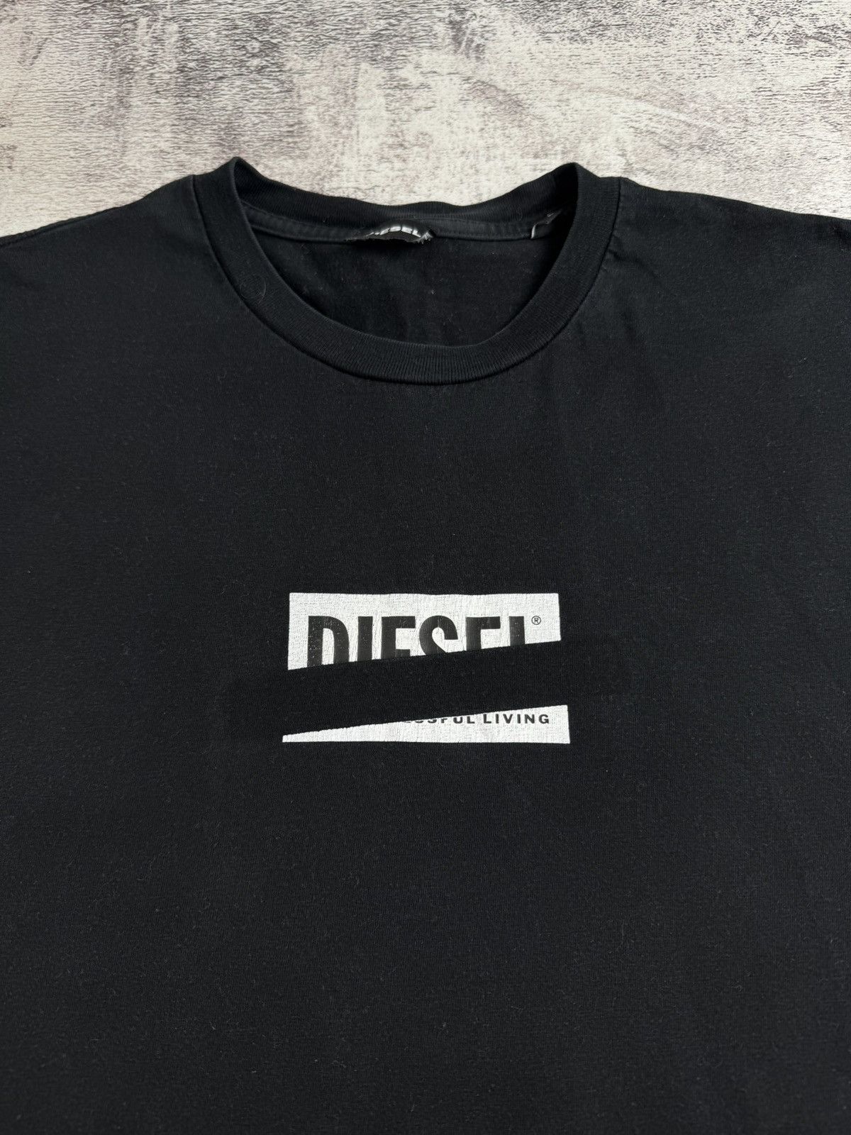 Diesel Diesel Center Logo Black Large Men’s Rap Merch Jersey Hip Hop USA Tee T Shirt Size US L / EU 52-54 / 3 - 6 Thumbnail