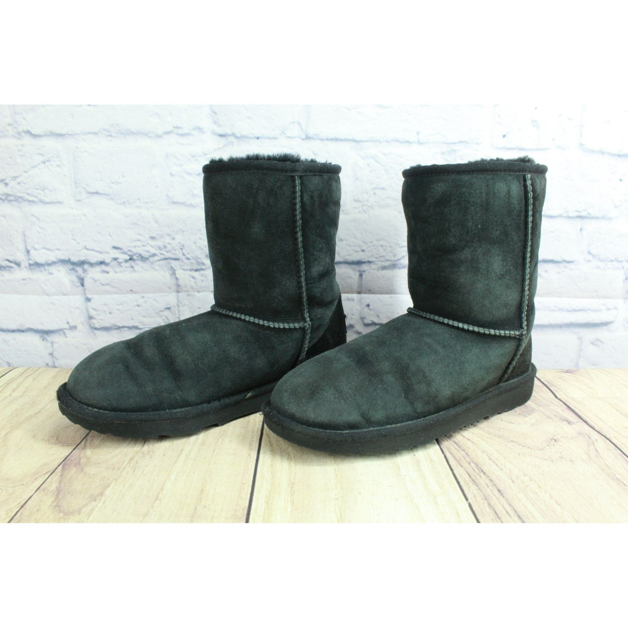 Ugg UGG Classic Short II Women's Shearling Winter Boots Size US 5 / IT 35 - 2 Thumbnail