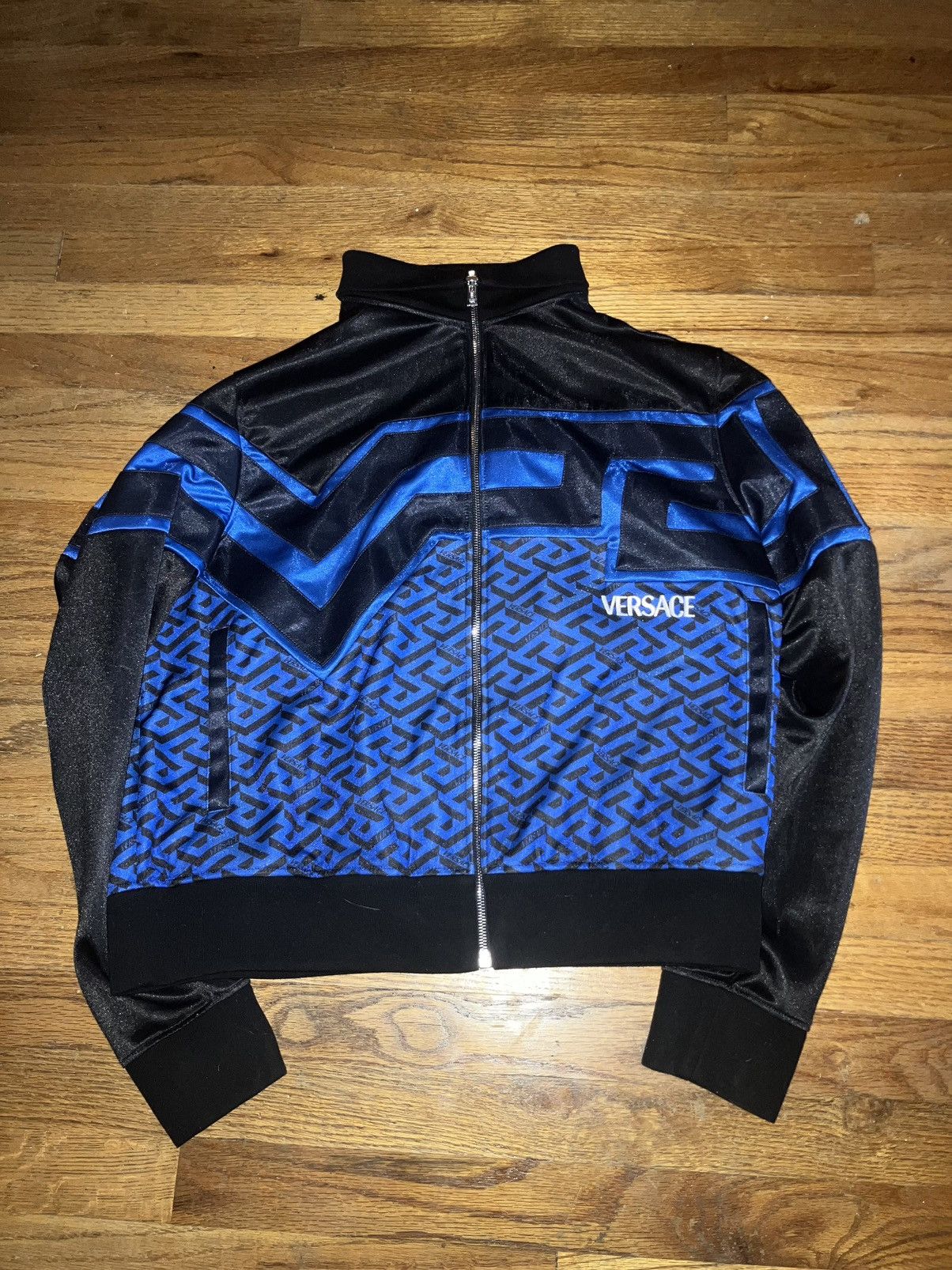 Versace skater olympus print hoodie hotsell