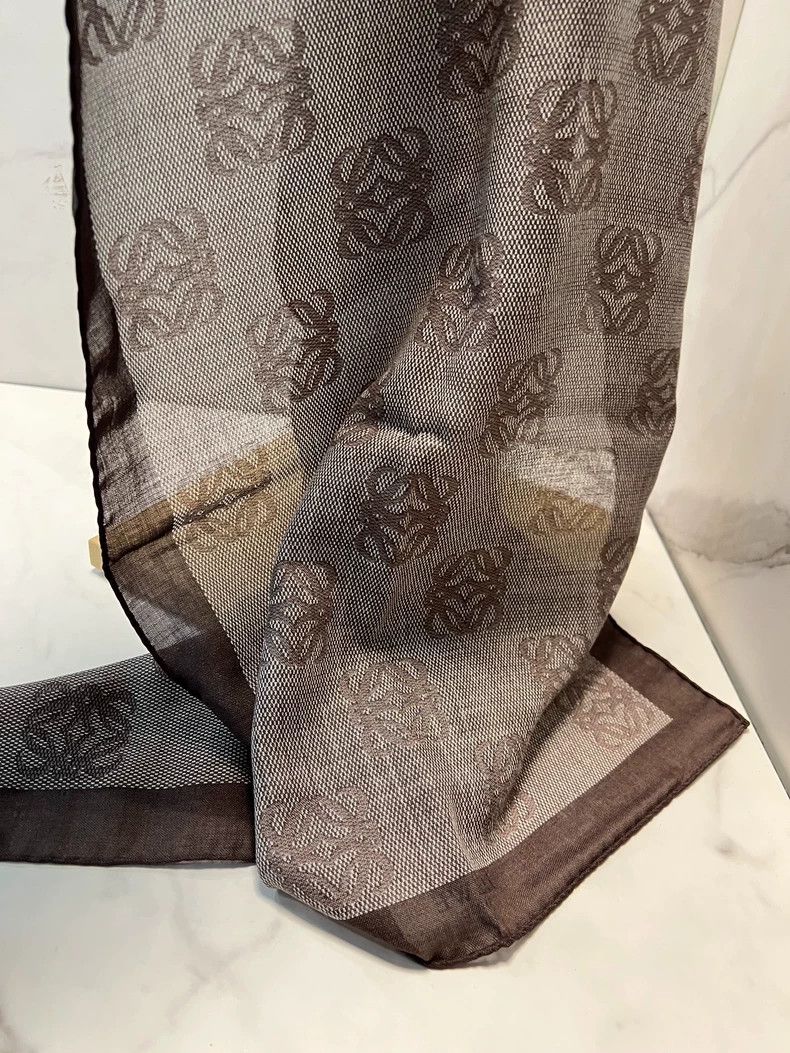 Loewe LOEWE Long thin scarf with brown patch logo. 70% wool and Size ONE SIZE - 6 Thumbnail