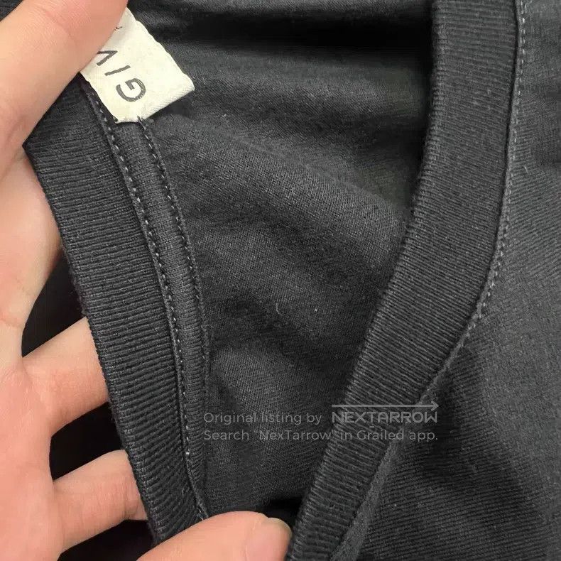 Givenchy Givenchy Short Sleeve T-Shirt Size US S / EU 44-46 / 1 - 7 Thumbnail