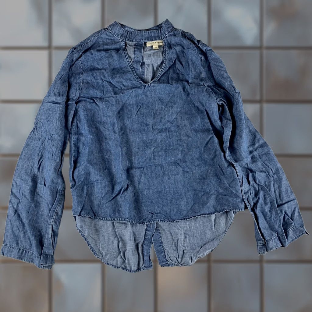 CLOT CLOTH & STONEWOMENS XS LONG SLEEVE BLUE CHAMBRAY BACK BUTTON UP SHIRT Size XS / US 0-2 / IT 36-38 - 1 Thumbnail