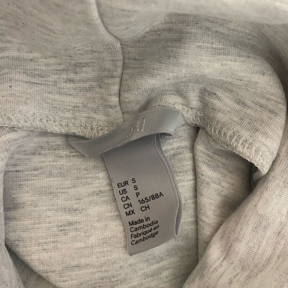 H&M H&M Women’s Light Gray Turtleneck Top Size S | Long Sleeve S Size S / US 4 / IT 40 - 5 Thumbnail