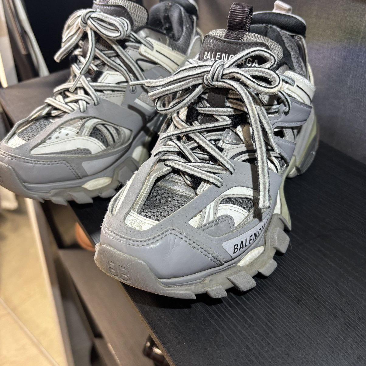 Balenciaga Women’s Balenciaga Track gray sneaker Size:35 (ArtNo.542436) Size US 5 / IT 35 - 4 Thumbnail