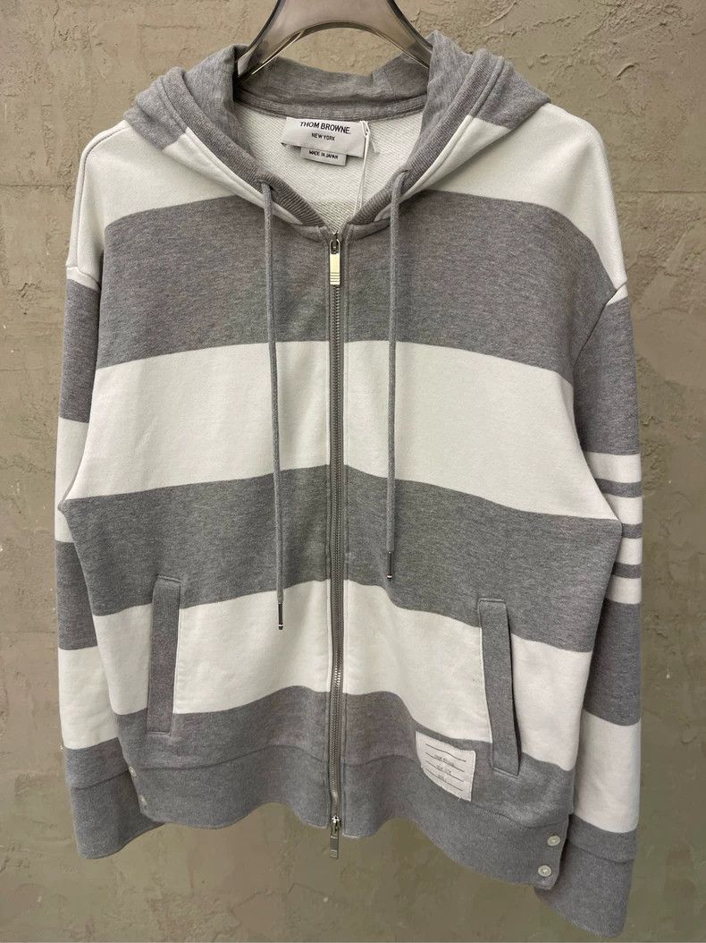 Thom Browne Thom browne Gray and white striped zipper hooded jacket 250 Size US S / EU 44-46 / 1 - 4 Thumbnail