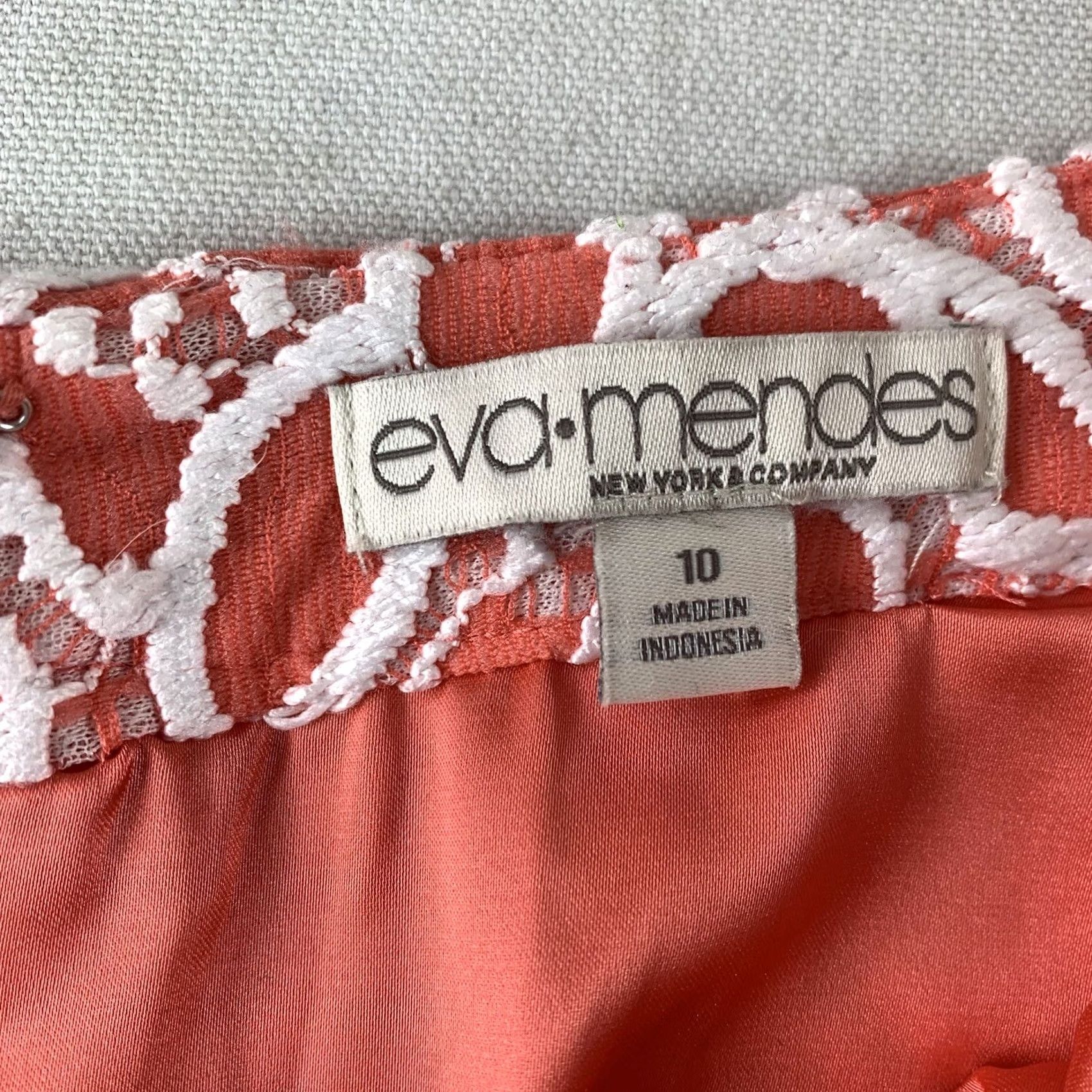 Pinko EVA MENDES Skirt Womens Size 10 Pink Coral White Laced Floral Size 32" / US 10 / IT 46 - 3 Thumbnail