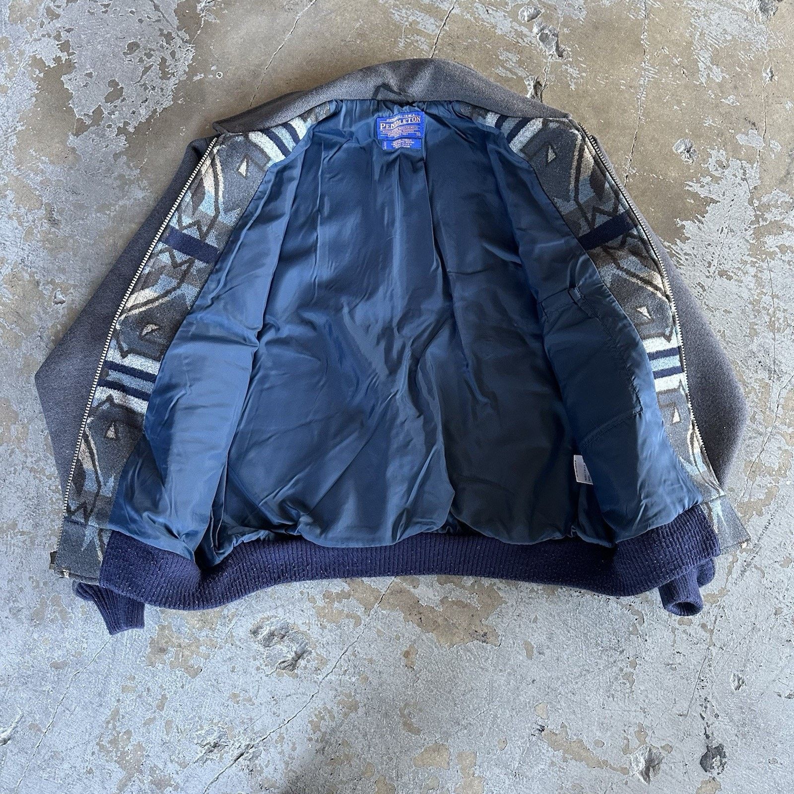 Pendleton × Vintage Vintage Pendleton High Western Aztec Wool Jacket Medium Size US M / EU 48-50 / 2 - 2 Thumbnail