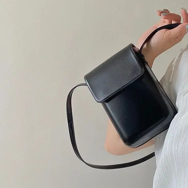 VIBE Korean fashion black square mini flap bag crossbody bag Size ONE SIZE - 2 Thumbnail