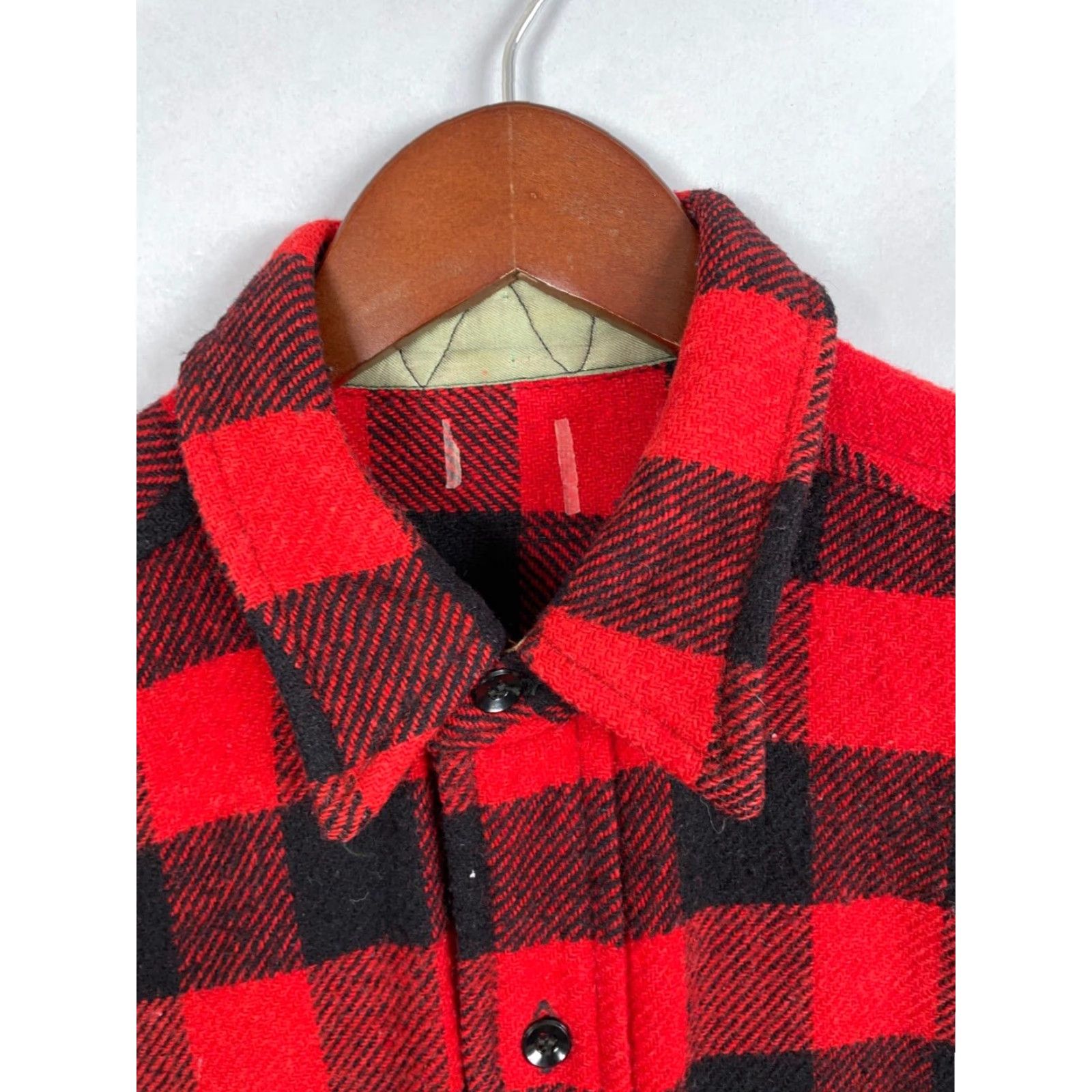 Vintage Vintage Wool Buffalo Plaid Flannel Shirt Adult Large Red and Black 70s 80s Grunge Workwear Men Size US L / EU 52-54 / 3 - 4 Thumbnail