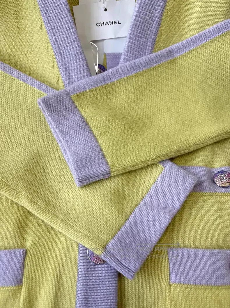 Chanel Chanel 24C yellow and purple V-neck colourful diamond buck Size XS / US 0-2 / IT 36-38 - 4 Thumbnail