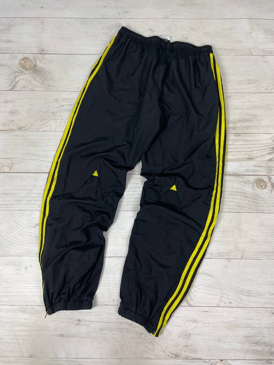 Adidas Vintage Adidas Liverpool 2010 2011 Jacket Pants Tracksuit Size US M / EU 48-50 / 2 - 25 Thumbnail