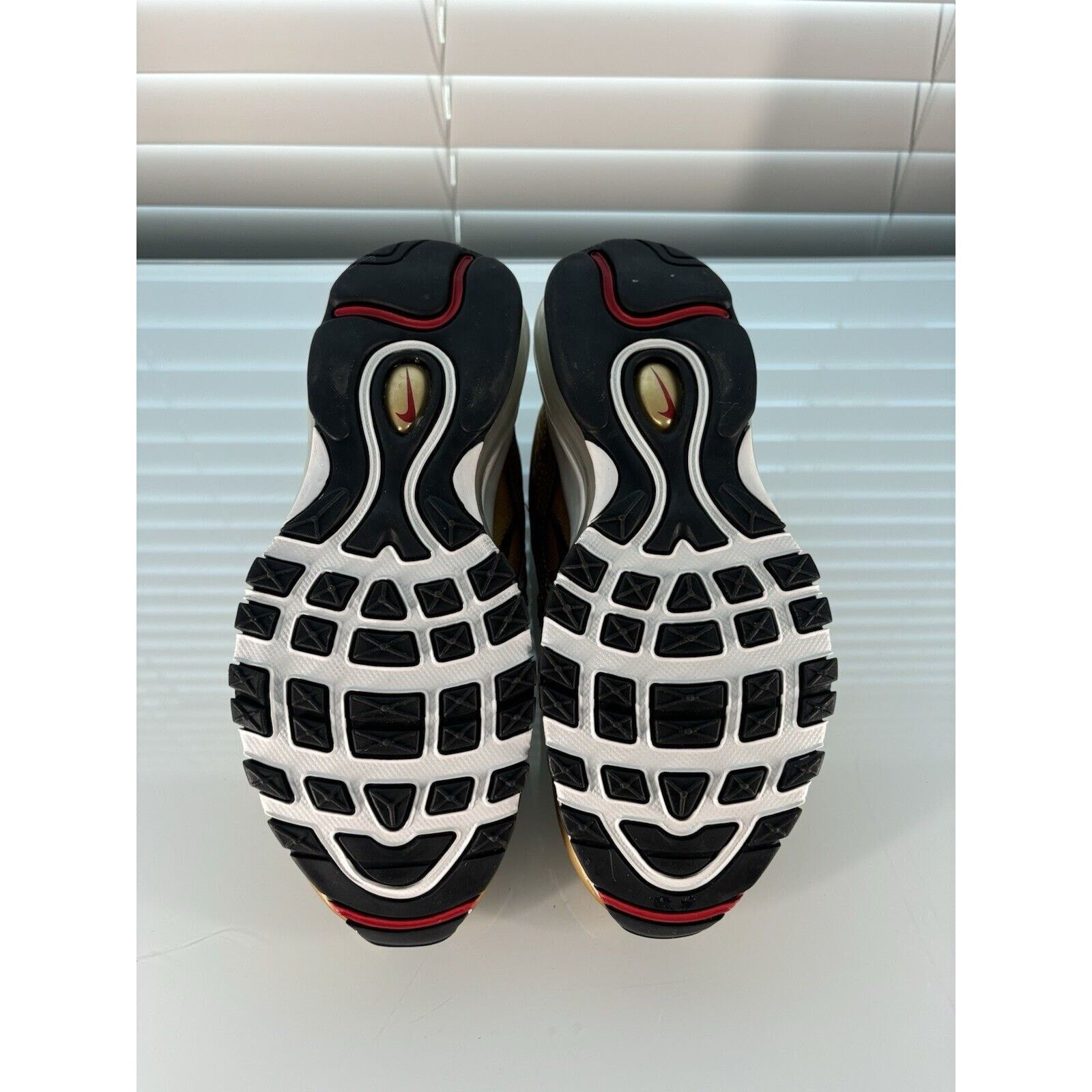 Nike New- Nike WMNS 2018 Air Max 97 METALLIC GOLD (Size: 5 Wmns) Size US 5 / IT 35 - 5 Thumbnail