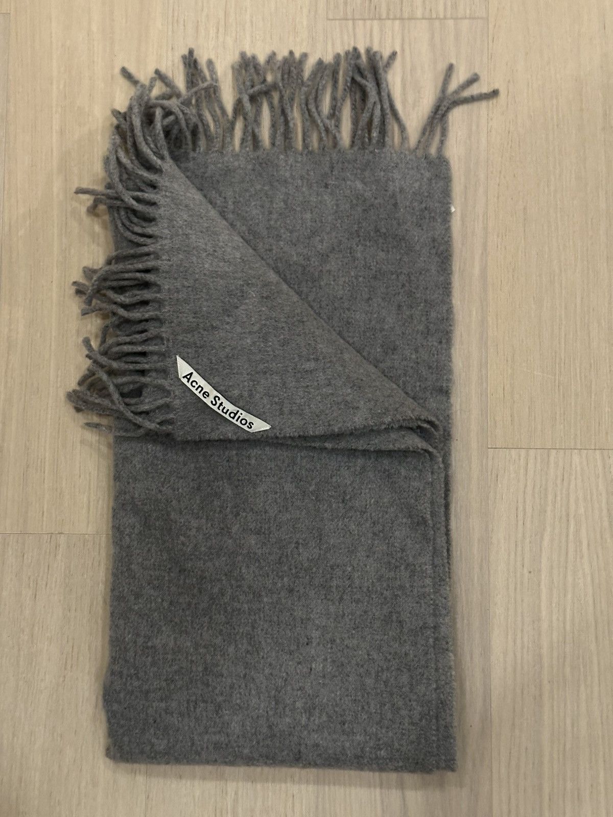 Acne Studios Acne Studios Grey NR New Canada Scarf Size ONE SIZE - 1 Thumbnail