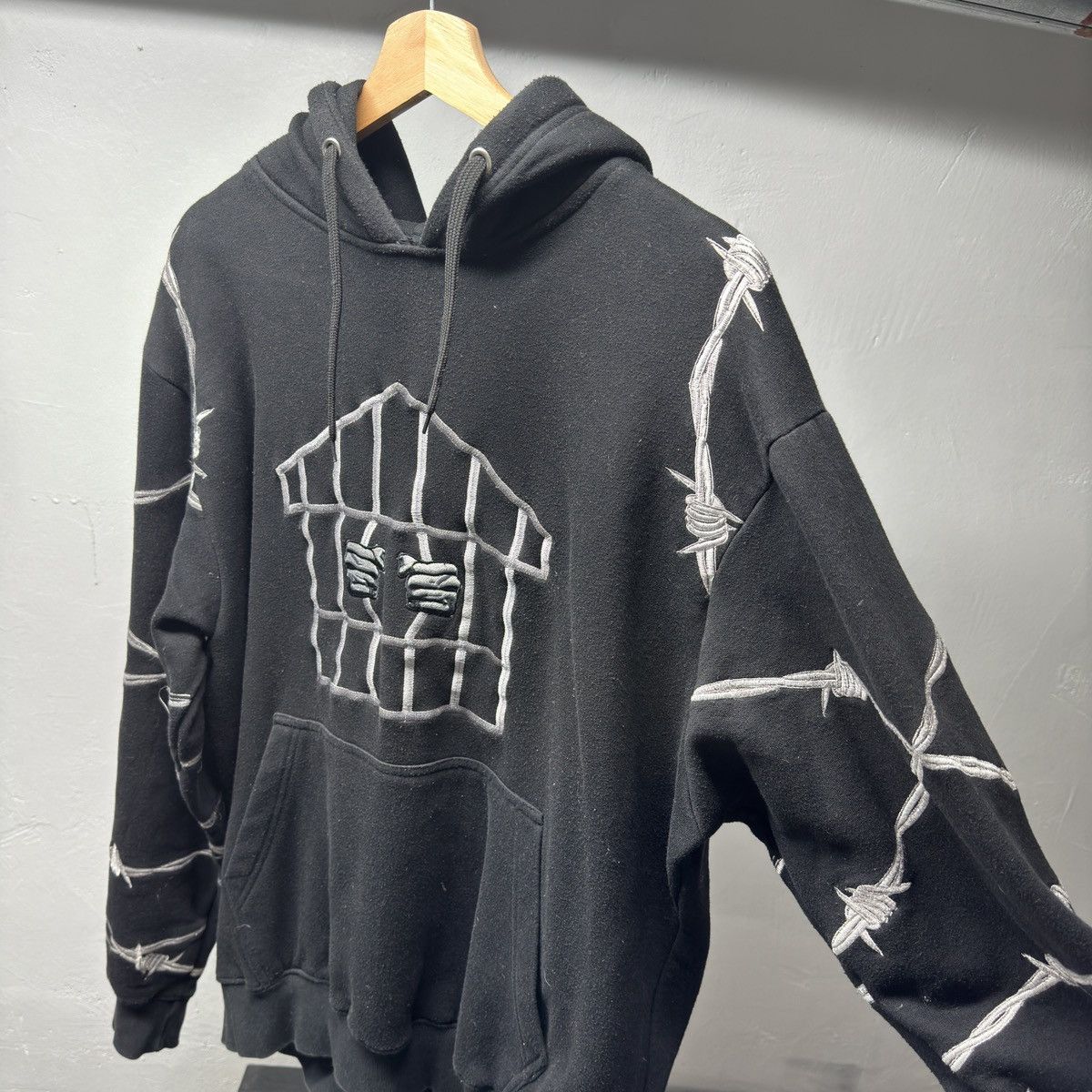 Public Housing Skate Team Public Housing Skate Team Jail Break Hoodie Size US XL / EU 56 / 4 - 3 Thumbnail