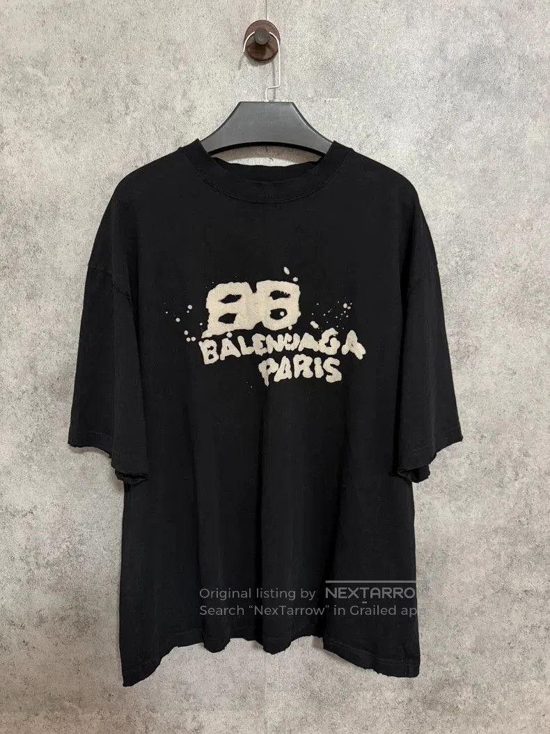 Balenciaga Balenciaga Black Graffiti Logo T-Shirt XL. Size US XL / EU 56 / 4 - 1 Thumbnail