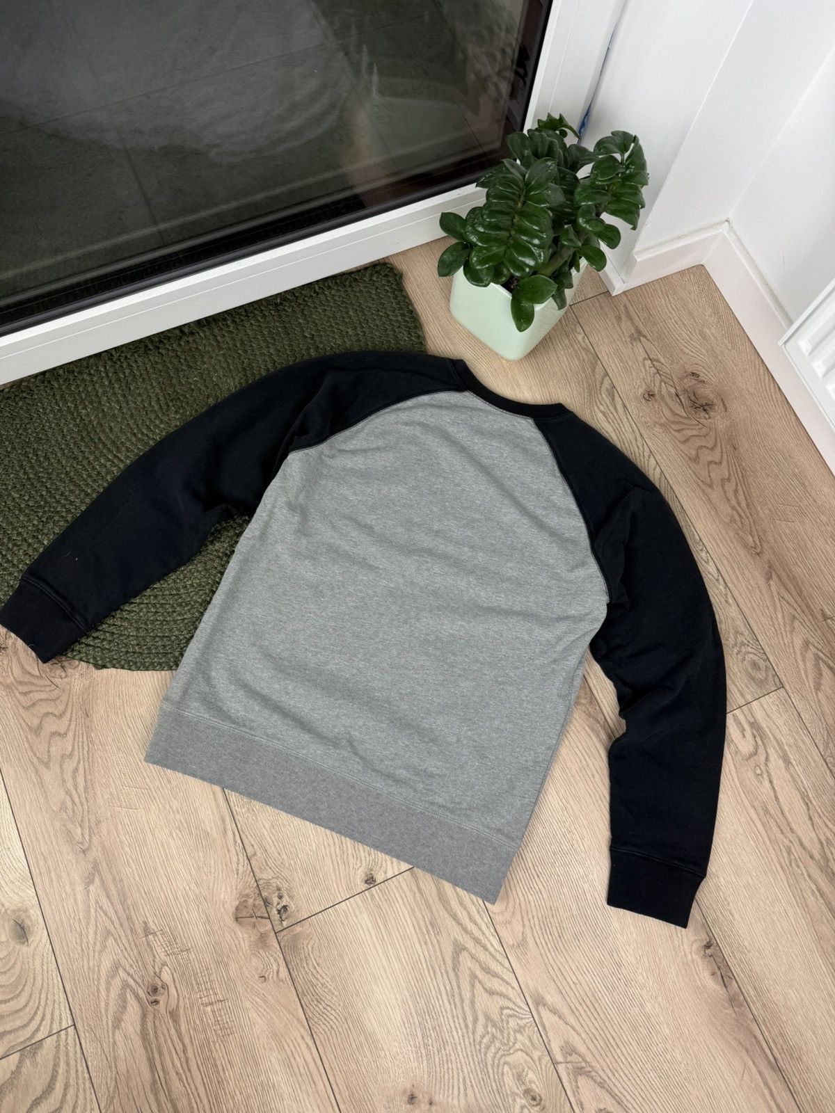 Carhartt × Vintage Vintage Carhartt Sweatshirt Patch Logo Y2k Style Size US M / EU 48-50 / 2 - 7 Thumbnail