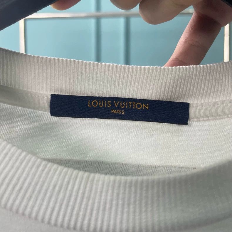 Louis Vuitton Louis Vuitton Cursive logo short sleeve 2501-Nextarrow Size US S / EU 44-46 / 1 - 3 Thumbnail