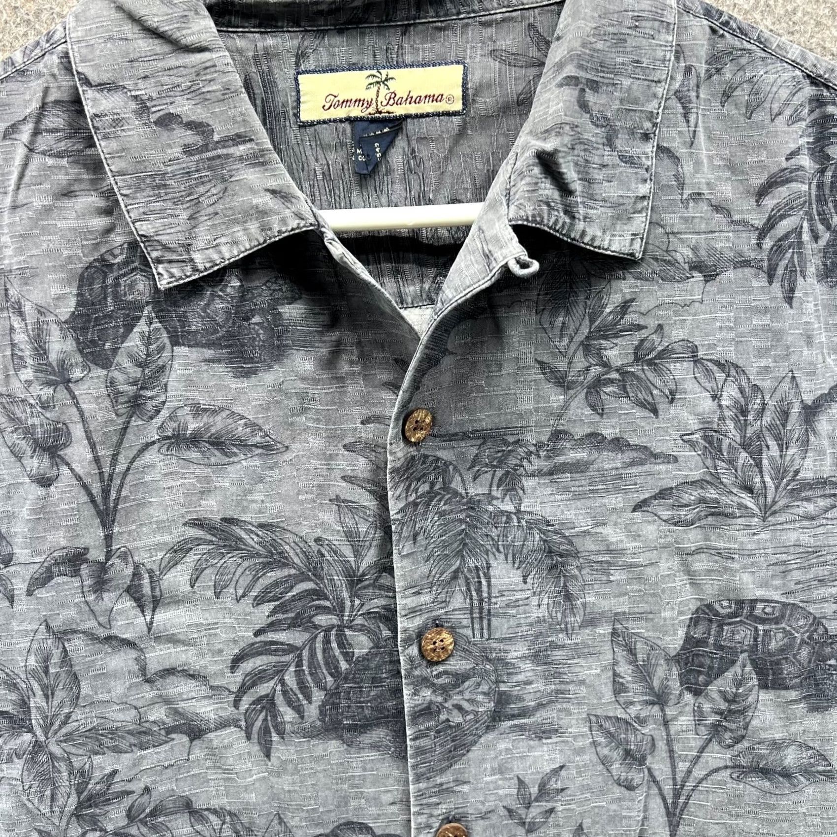 Tommy Bahama VINTAGE Tommy Bahama Shirt Men Medium Gray Button-Down Silk Hawaiian Turtle Print Floral Size US M / EU 48-50 / 2 - 6 Thumbnail
