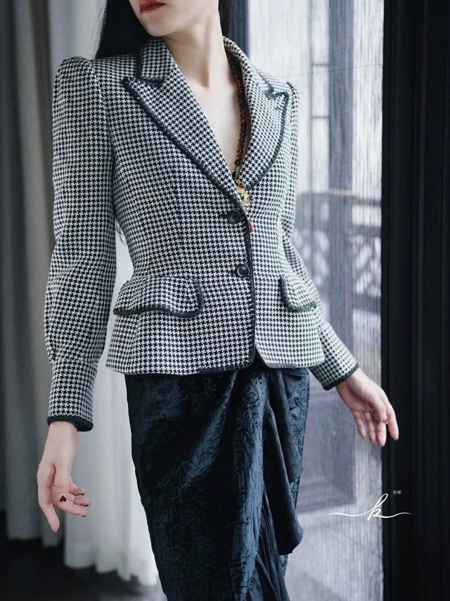 Yves Saint Laurent YSL Vintage Tom Ford Black White Houndstooth Blazer F38 Size XS / US 0-2 / IT 36-38 - 6 Thumbnail