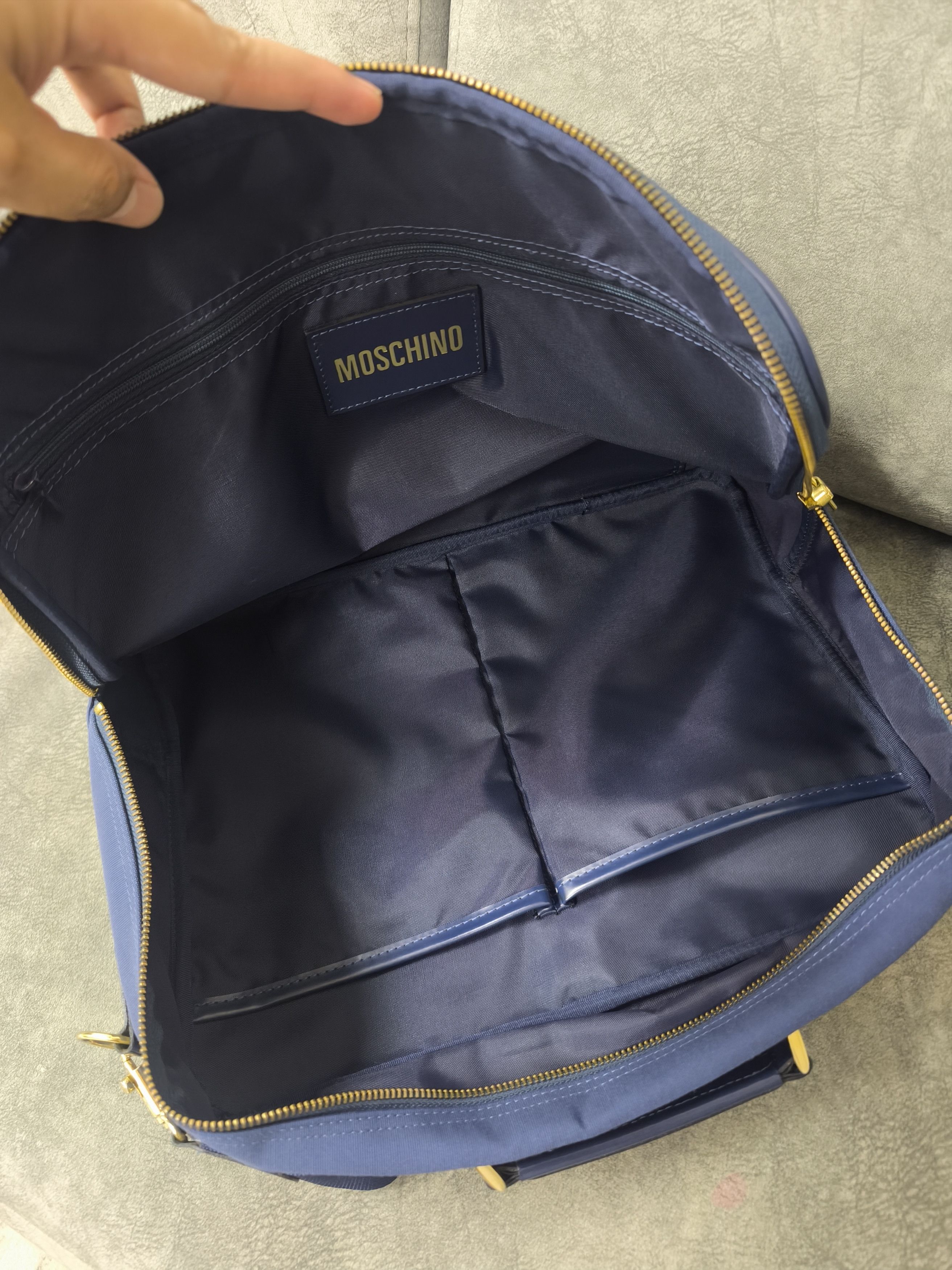 Moschino Vintage Moschino Shoulder Bag – Navy with Gold Hardware Size ONE SIZE - 7 Thumbnail