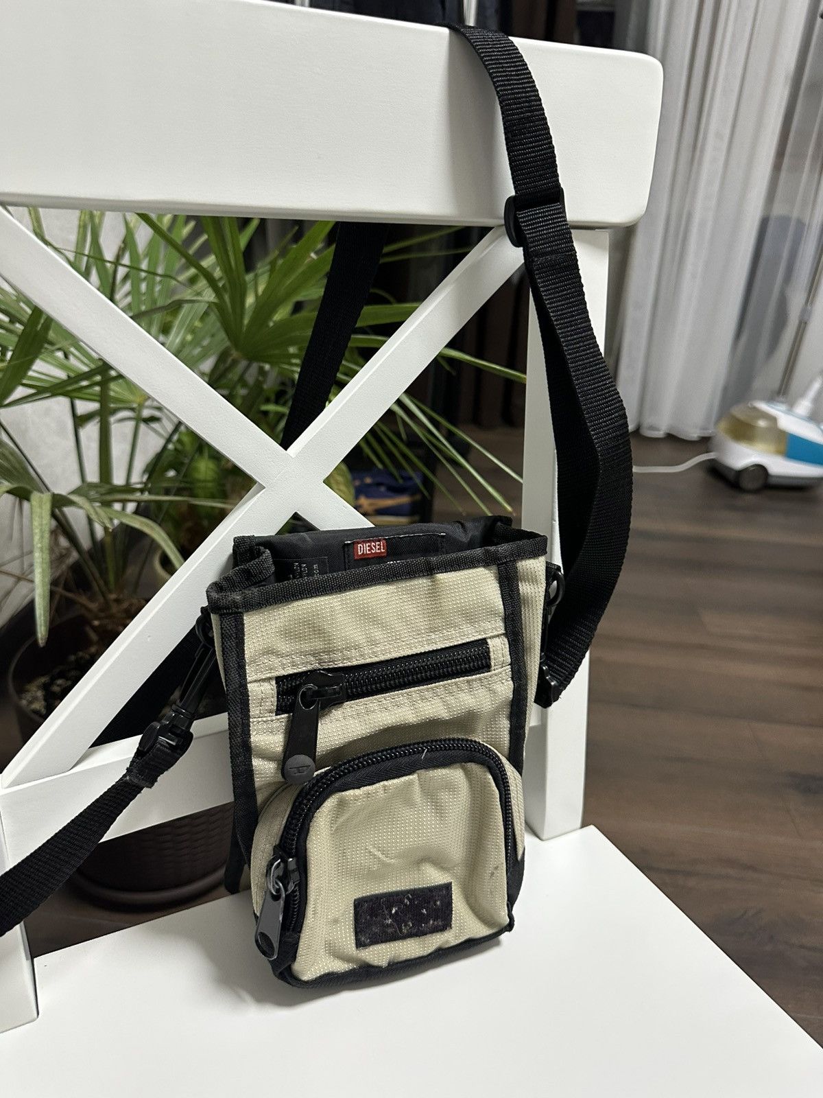 Diesel Vintage Diesel Messenger Bag Y2K Style Size ONE SIZE - 13 Thumbnail