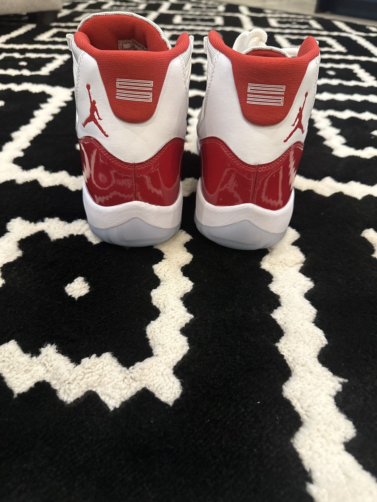 Jordan Brand Air Jordan 1 Retro (cherry) Size US 11 / EU 44 - 6 Thumbnail
