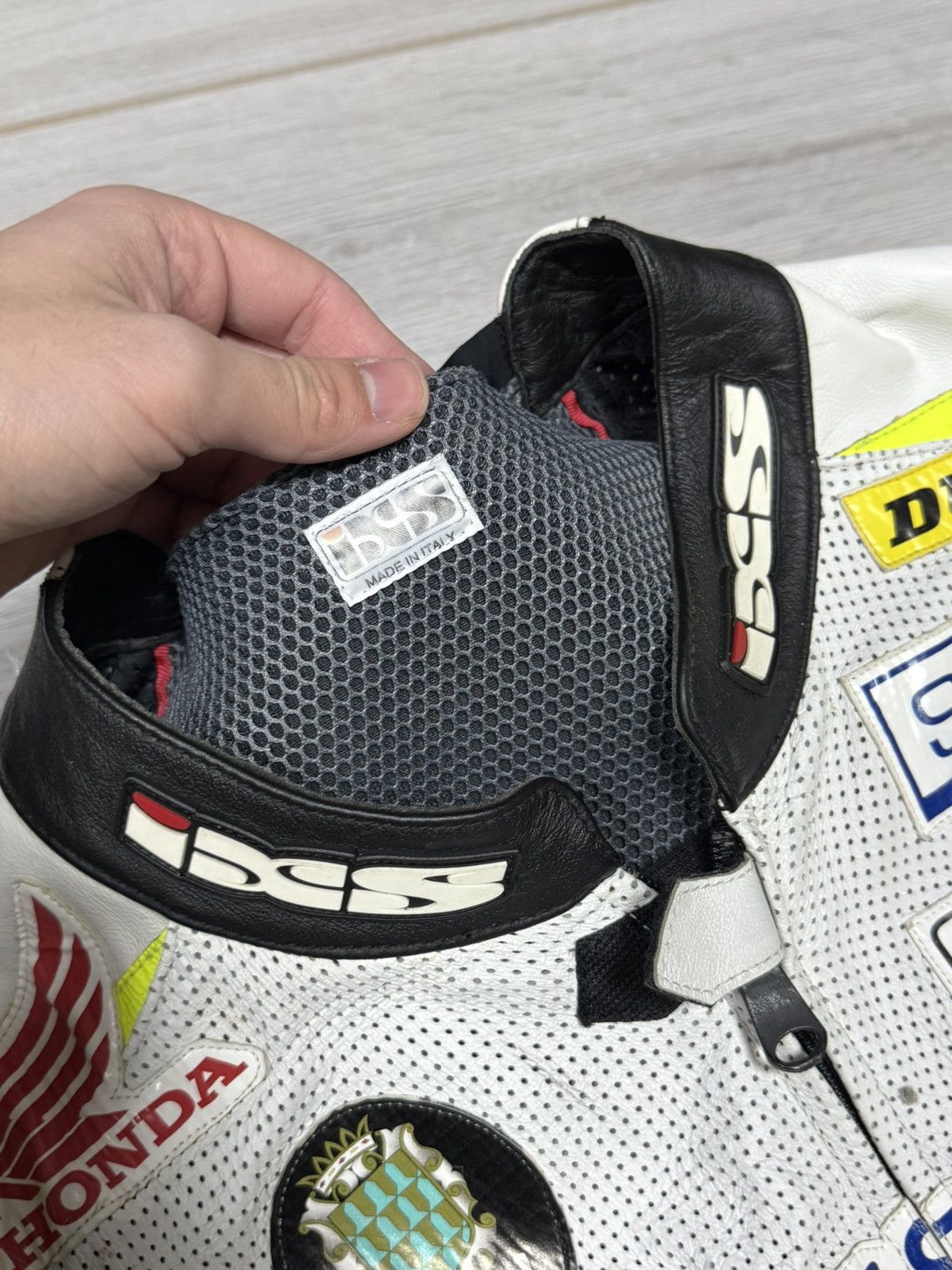 Honda IXS Custom racing leather suit – Honda Repsol livery Size US M / EU 48-50 / 2 - 11 Thumbnail