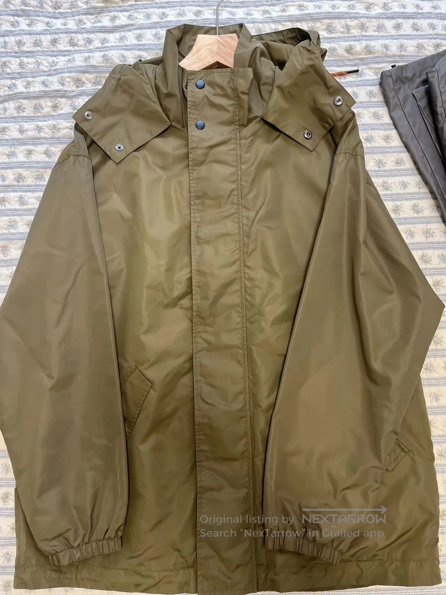Vintage French Monoprix Nylon Trench Coat. Size US M / EU 48-50 / 2 - 3 Thumbnail