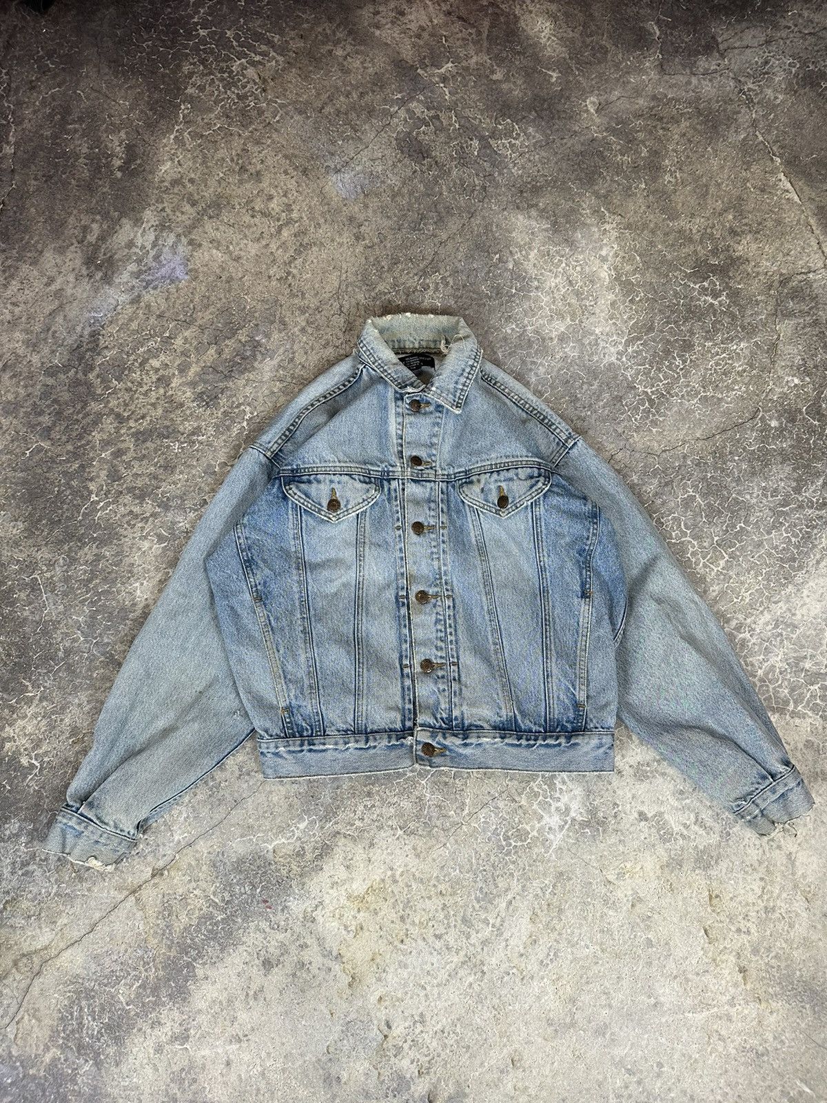 Vintage × Warner Bros Vintage Distressed Taz Denim Jacket Size US S / EU 44-46 / 1 - 6 Thumbnail