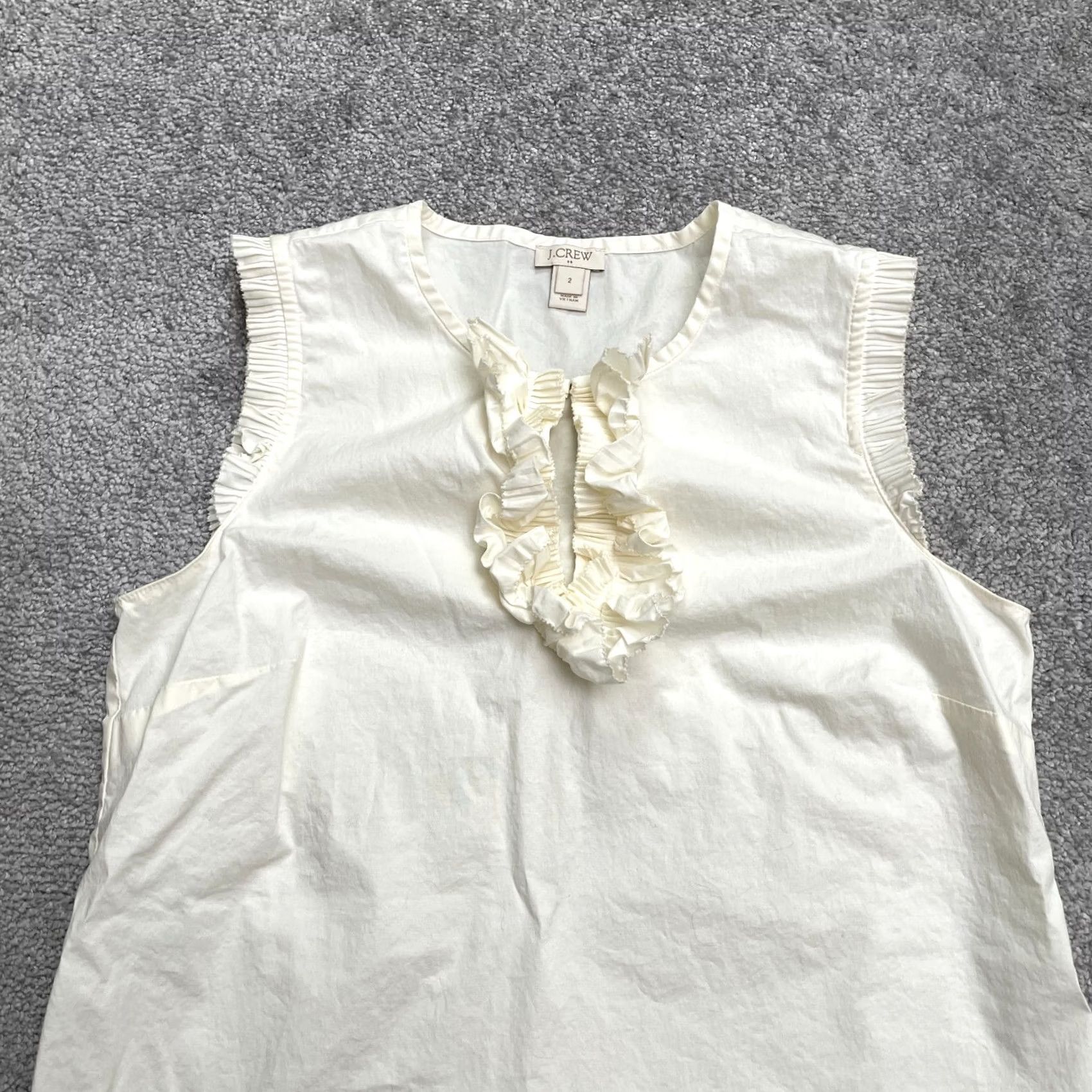 J.Crew J.Crew Ivory Ruffle Tank Blouse Womens Size 2 Sleeveless Casual Keyhole Cotton Blend Size XS / US 0-2 / IT 36-38 - 4 Thumbnail