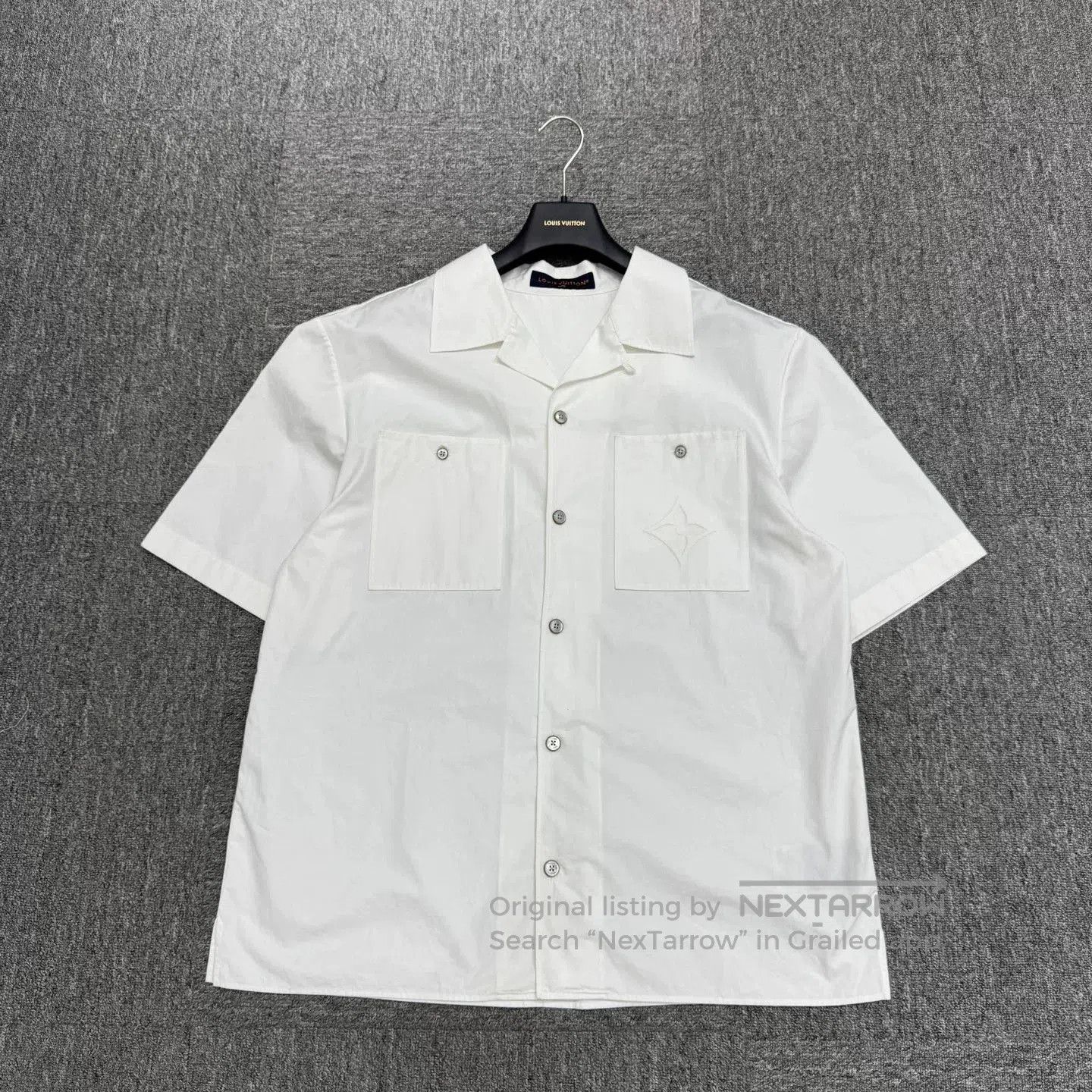 Louis Vuitton Louis Vuitton Embossed Three-Flower Short-Sleeve Shirt. Size US XL / EU 56 / 4 - 1 Thumbnail