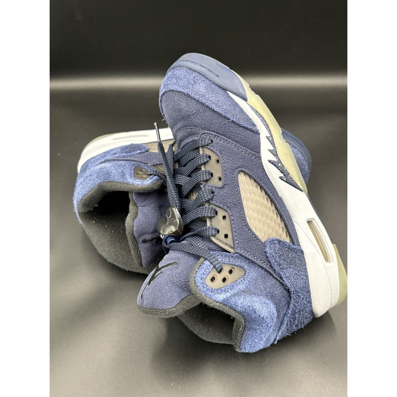 Size 5Y (GS) Air Jordan Retro SE Mid Midnight Navy