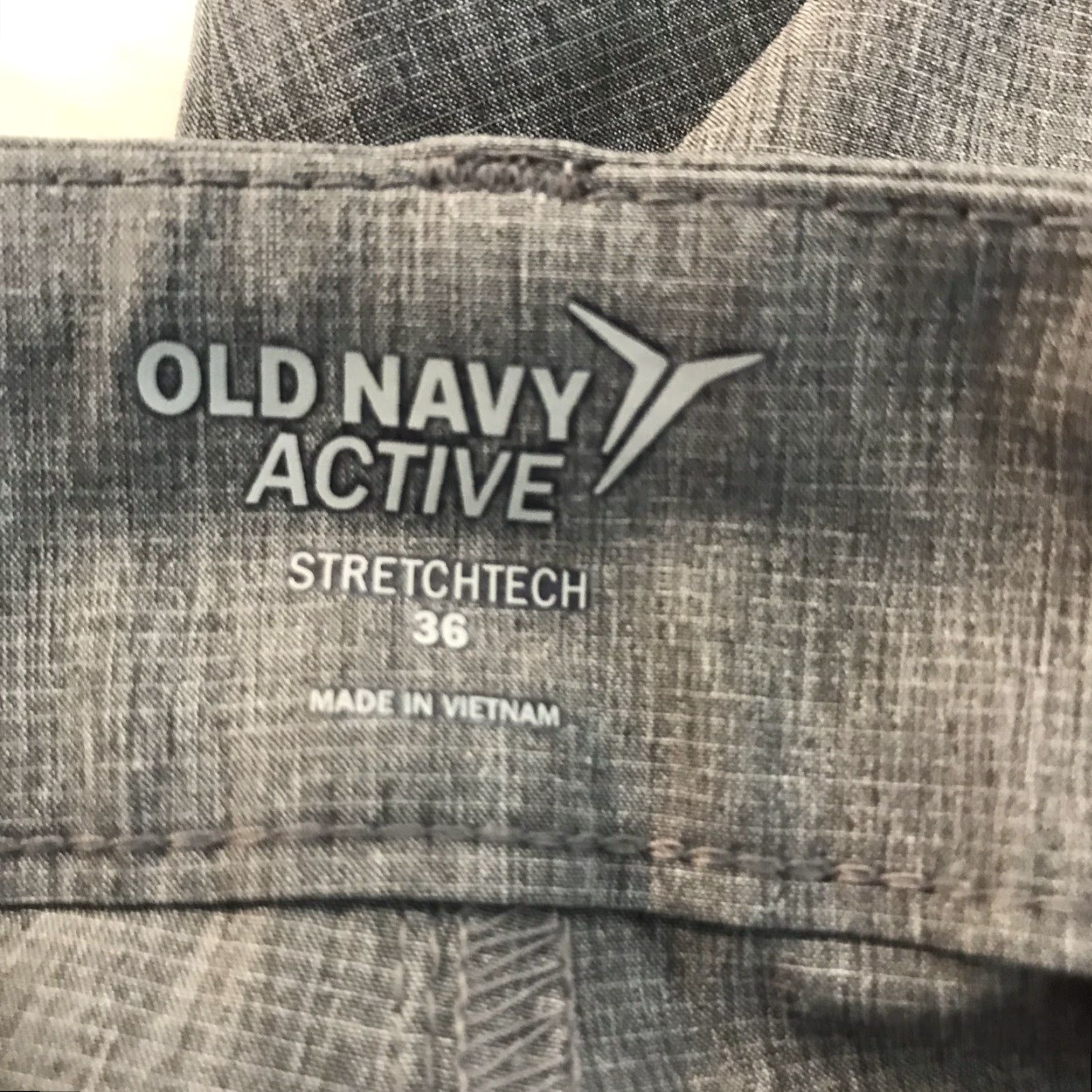 Old Navy Old Navy Active Stretchtech Gray Softshell Shorts Mens Size 36 Size US 36 / EU 52 - 6 Thumbnail