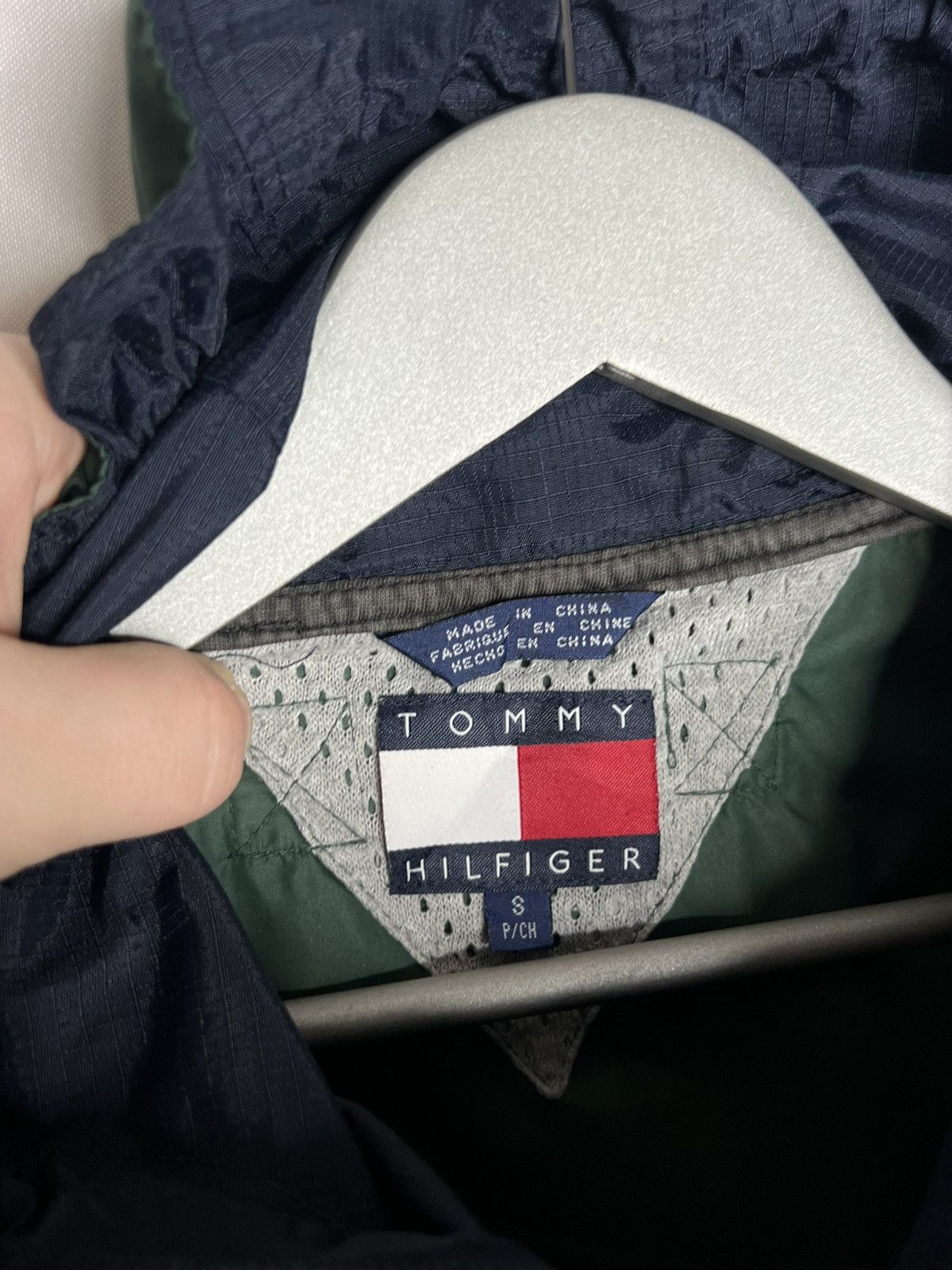 Tommy Hilfiger Vintage Tommy Hilfiger Anorak 100% Nylon Jacket Big Logo Size US S / EU 44-46 / 1 - 22 Thumbnail