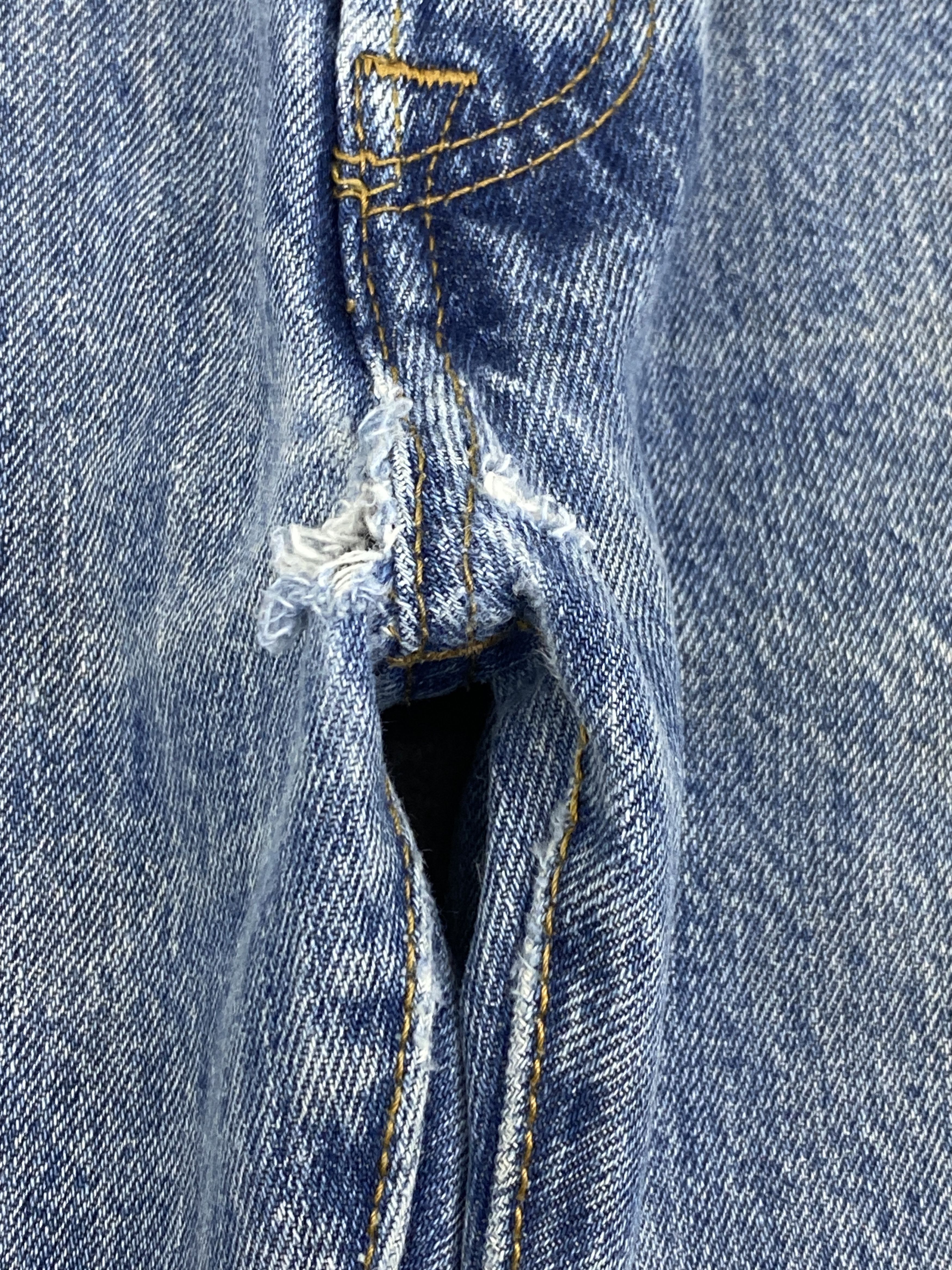 Levi's Vintage Levis 501 Light Wash Denim Jeans DP2731 Size US 31 - 16 Thumbnail