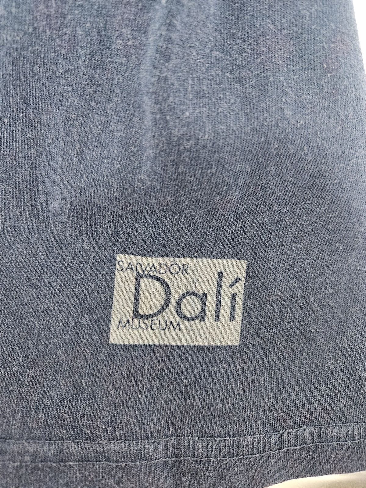 Vintage Vintage Salvador Dali Museum art photo shirt Size US L / EU 52-54 / 3 - 6 Thumbnail