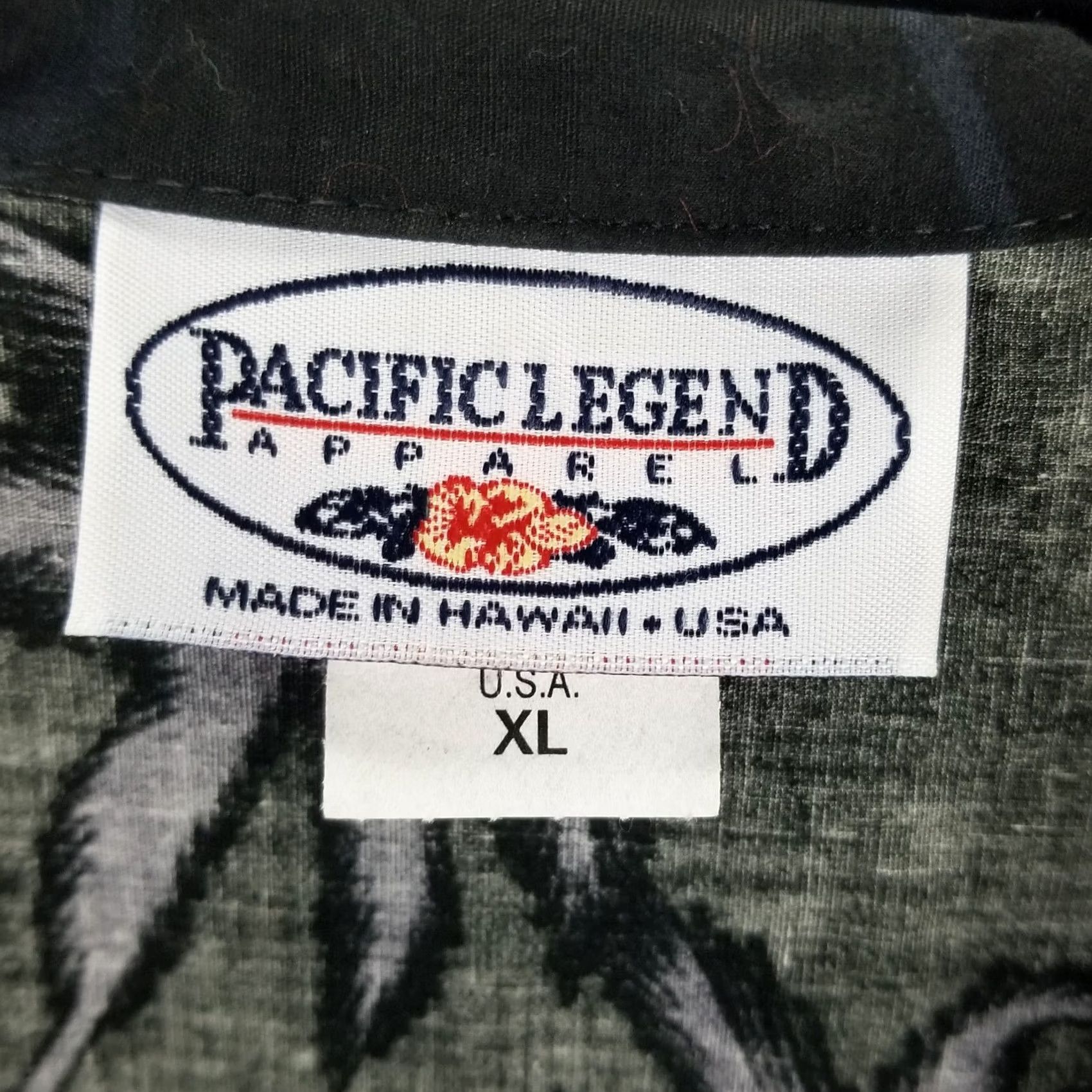 Vintage Vtg Pacific Legend Hawaiian Shirt Mens Medium Black Cotton Short Sleeve Button-Up Collared Cars Theme Surfing 90s Vintage Mens Size US M / EU 48-50 / 2 - 3 Thumbnail