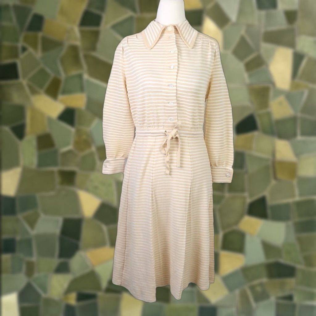 Vintage Vintage 70s Cream Tan Stripe Ribbed Knit Mini Dress S User: Vintage 70s Cream Tan Stripe Ribbed Knit Mini Dress S Size S / US 4 / IT 40 - 1 Thumbnail