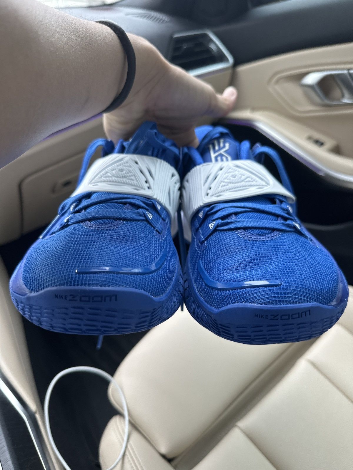 Nike Nike Kyrie Low 3 Size US 9.5 / EU 42-43 - 3 Thumbnail