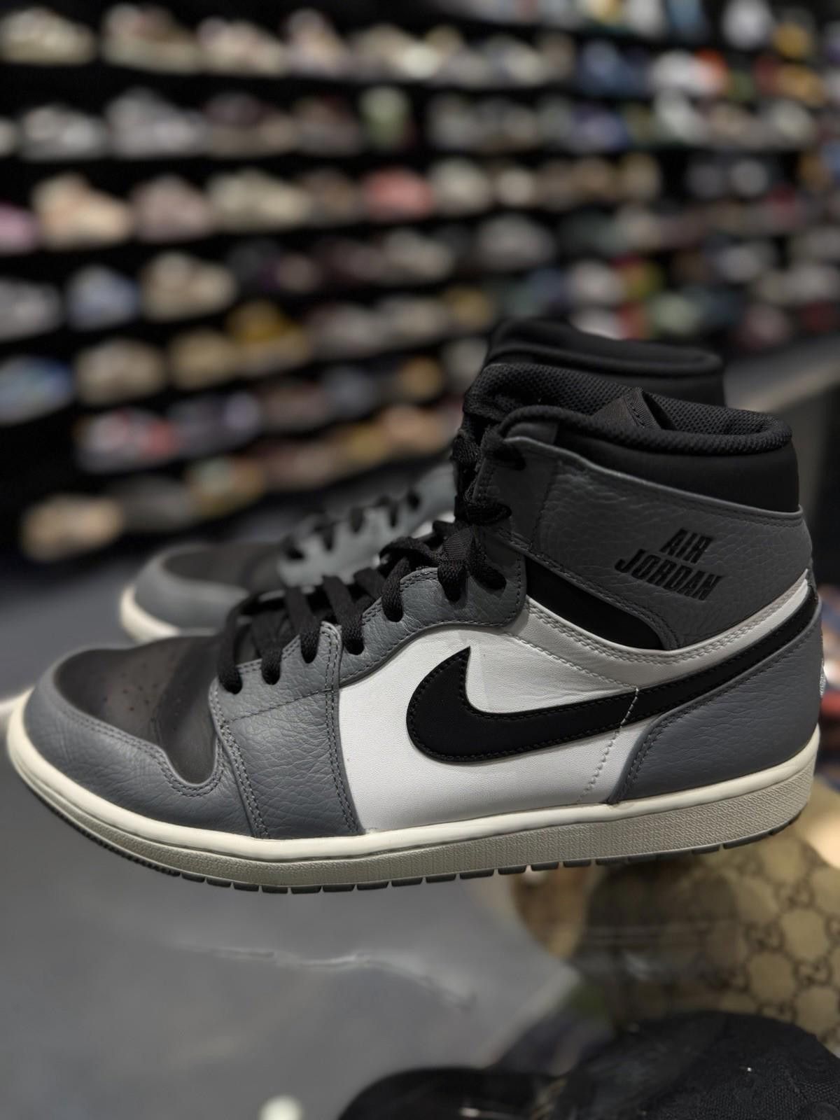 Nike Nike Air Jordan 1 Retro High Mens Rare Air Cool Grey 13 2016 Size US 13 / EU 46 - 7 Thumbnail