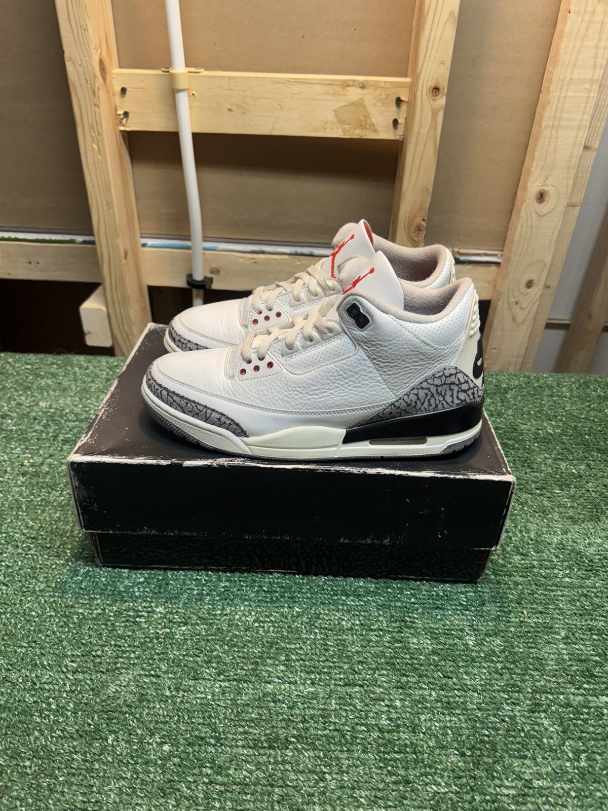 Jordan Brand Jordan Retro 3 White Cement Reimagined Size 9 Size US 9 / EU 42 - 7 Thumbnail