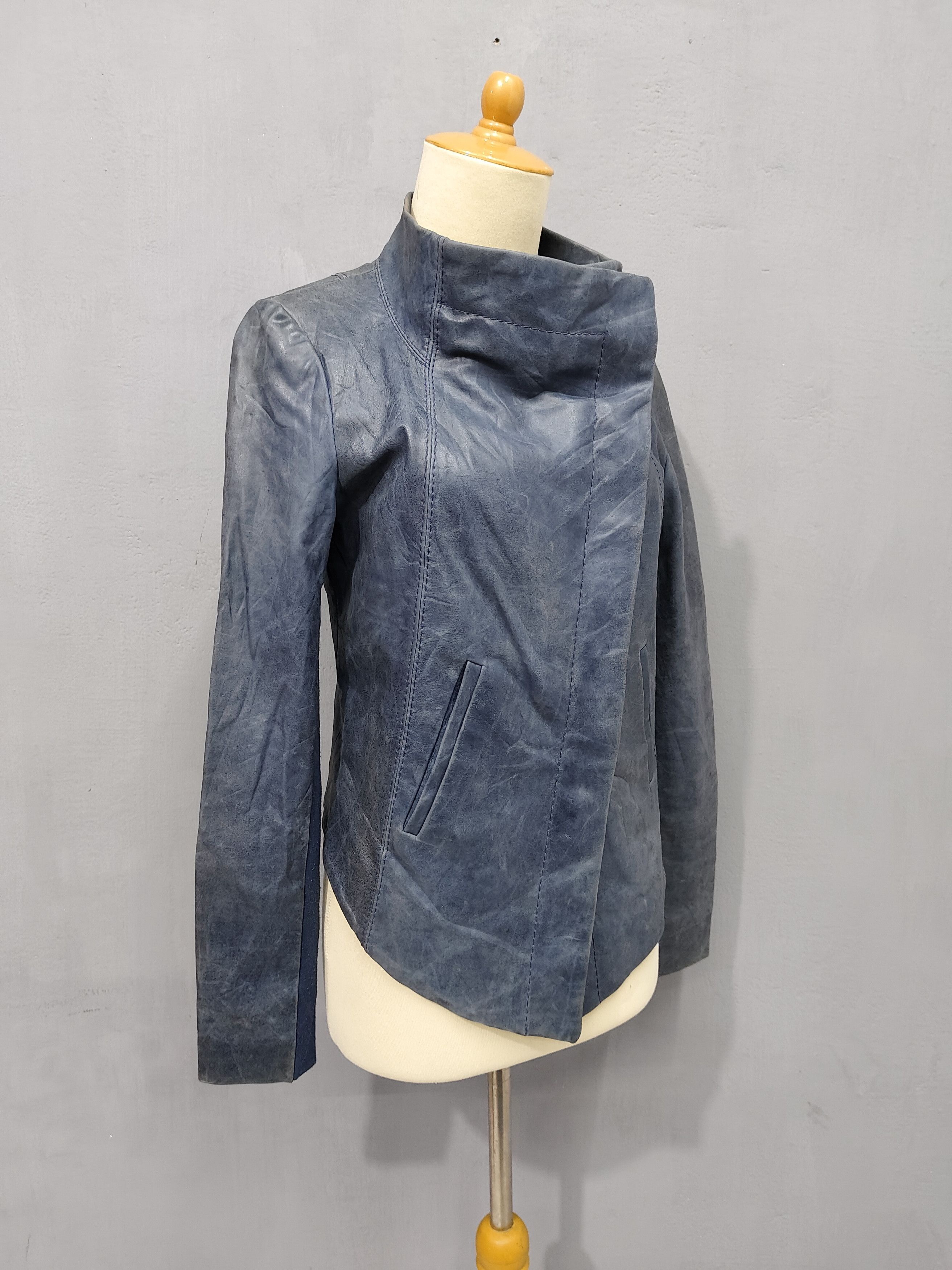 Bcbgmaxazria 2000s BCBGMAXAZRIA-Asymmetric High Collar Apocalypse Leather Size M / US 6-8 / IT 42-44 - 11 Thumbnail