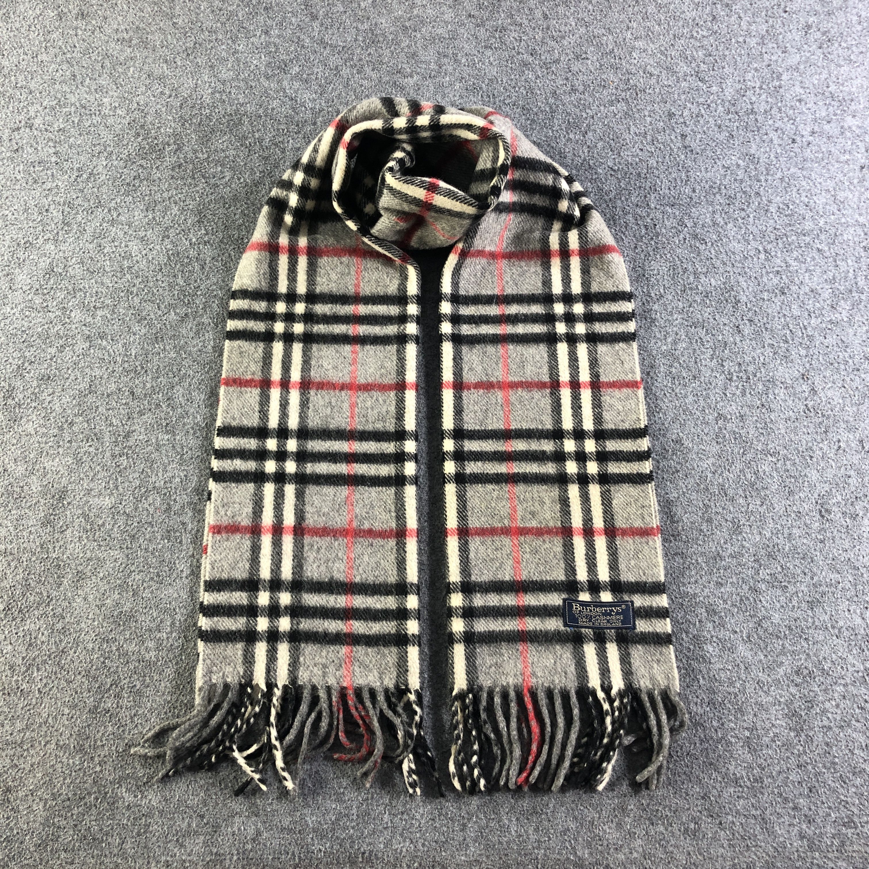 Burberry Burberrys Nova Check Cashmere Scarf Muffler V2634 Size ONE SIZE - 1 Thumbnail