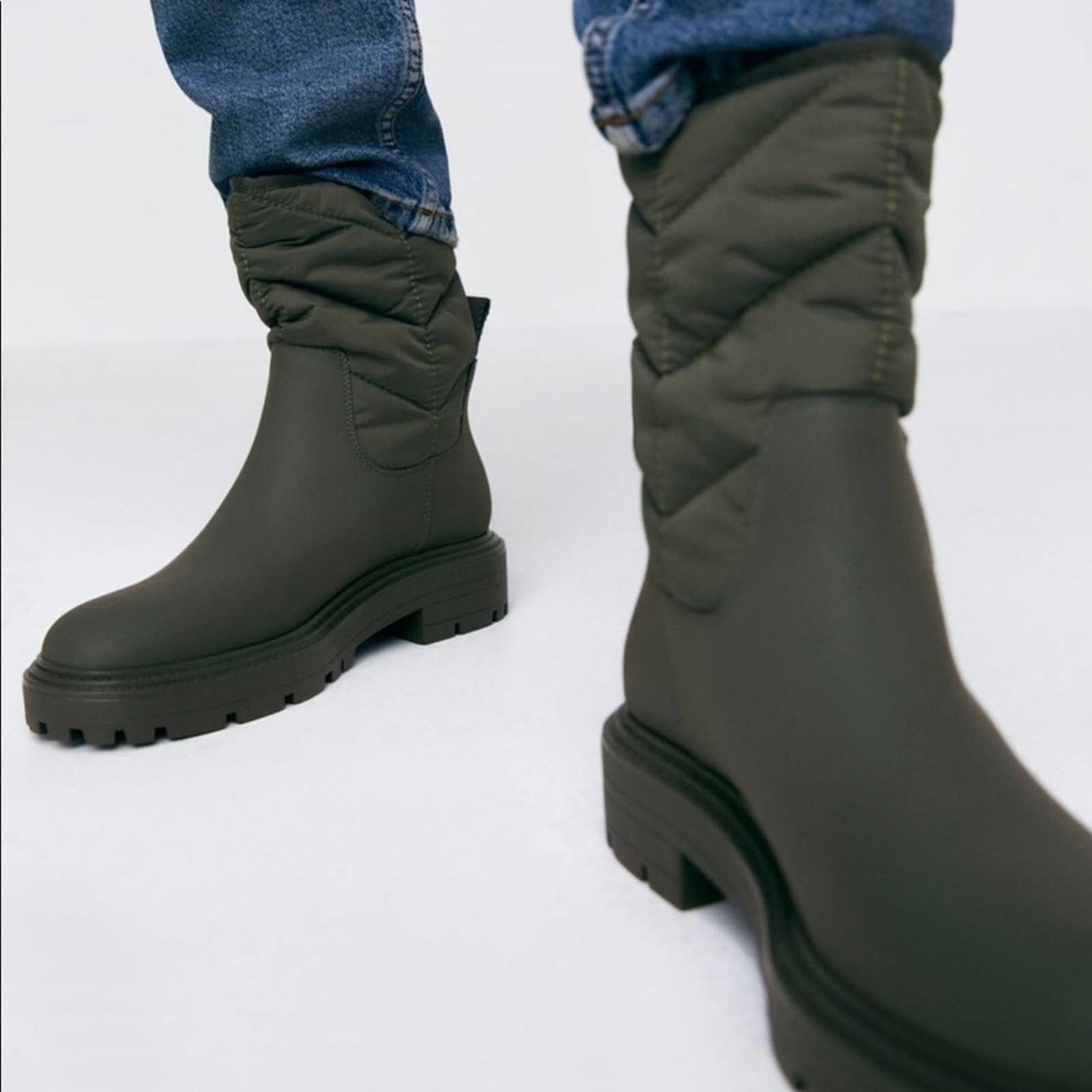 Zara Zara Quilted Rubberized Low Heel ankle Boots Size US 9 / IT 39 - 4 Thumbnail