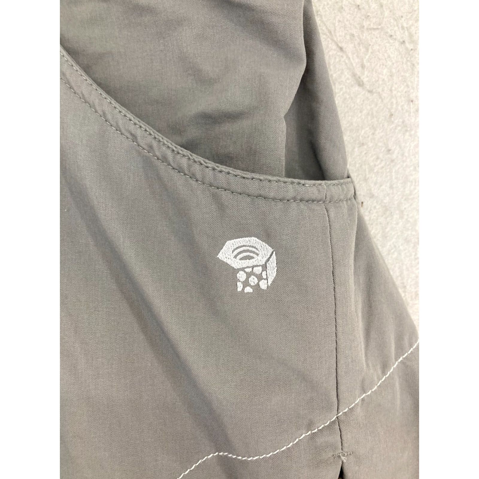 Mountain Hardwear Mountain Hardwear Women's Athletic Skirt 4 Gray Stretch Outdoor Hiking Size 27" / US 4 / IT 40 - 5 Thumbnail
