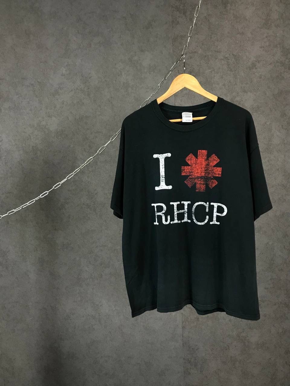 Band Tees Red Hot Chili Peppers vintage rock band tee Size US XL / EU 56 / 4 - 1 Thumbnail