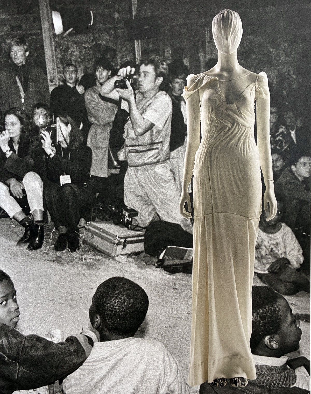 Maison Margiela Maison Margiela Archive Fashion runway photo framed 9x12 Size ONE SIZE - 2 Thumbnail